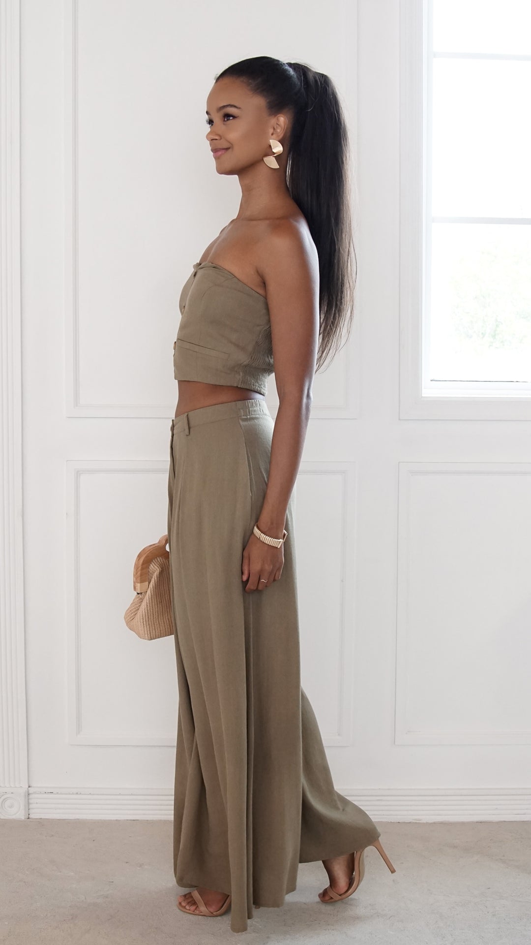 side view image 2 of Elowen Pants Set