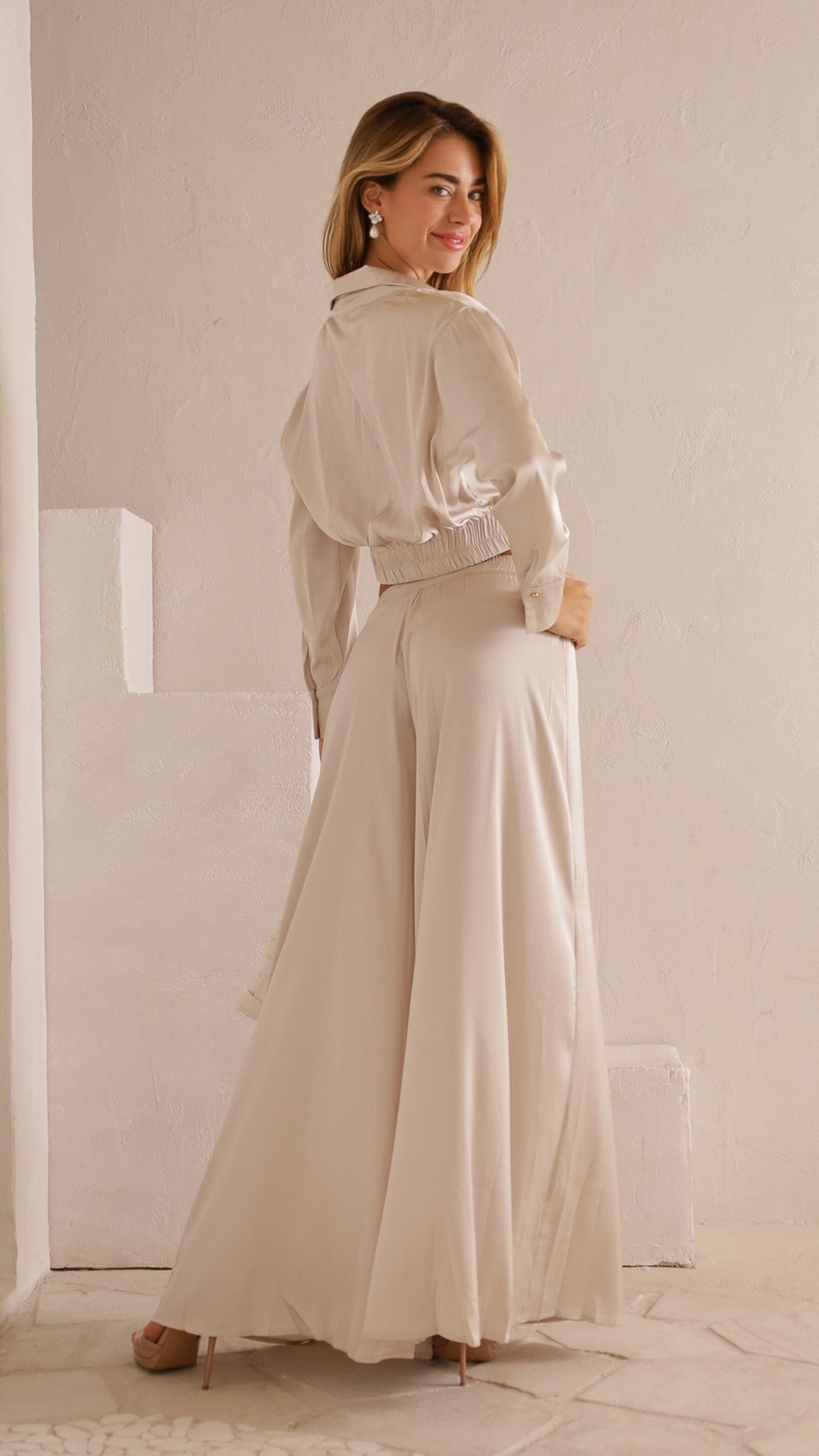 rear view image 1 of Luna Lounge Set