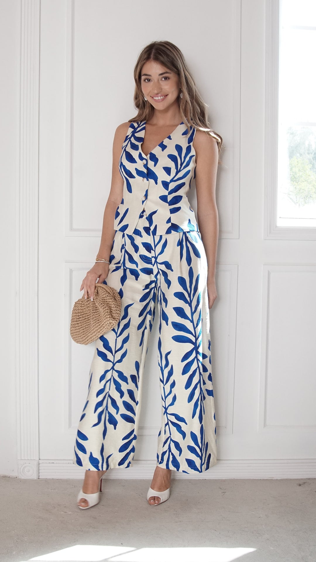 front view image 4 of Adeline Set