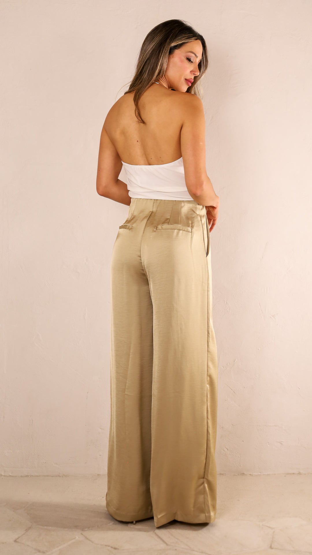 rear view image 1 of Toria Top