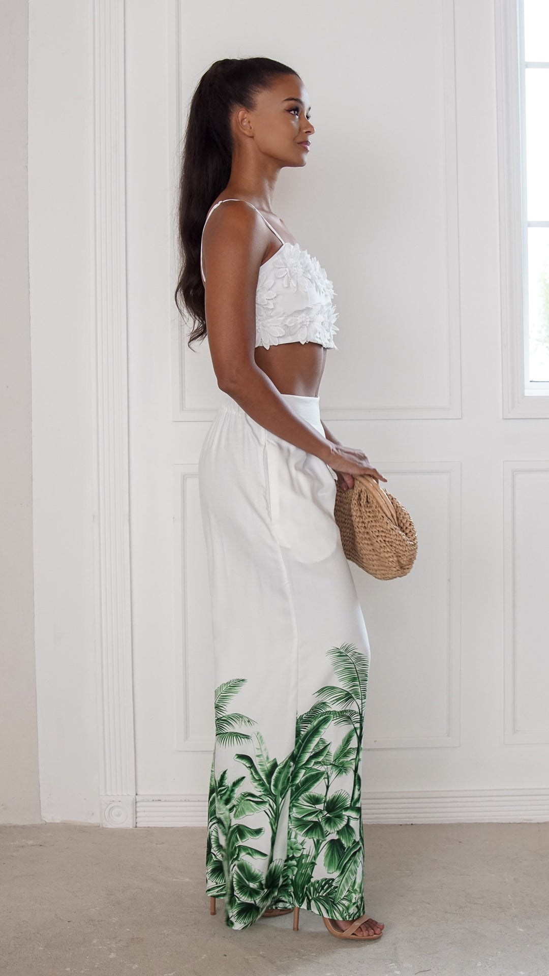 side view image 2 of Aracel Top