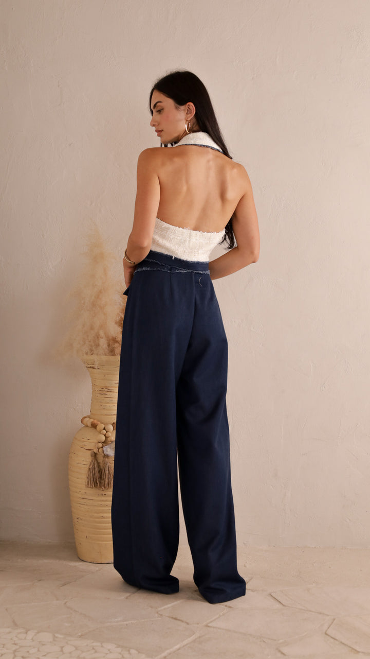 rear view image 2 of Karola Set