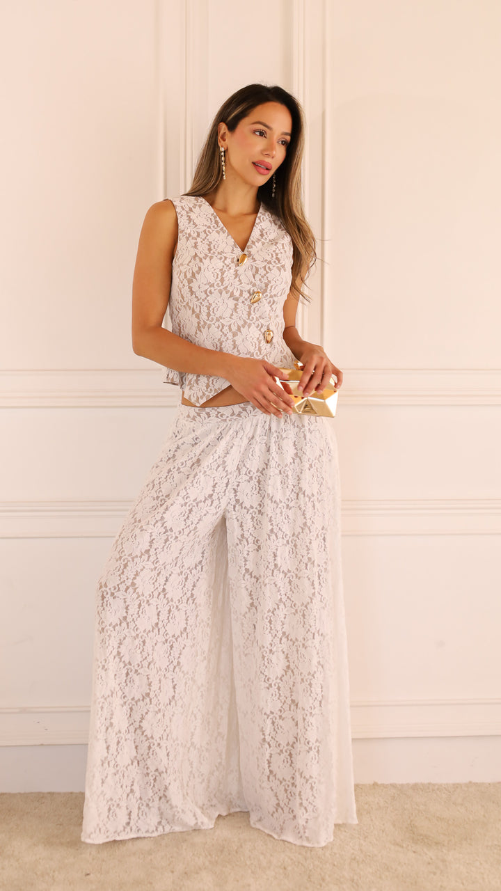 front view image 2 of Erine Set