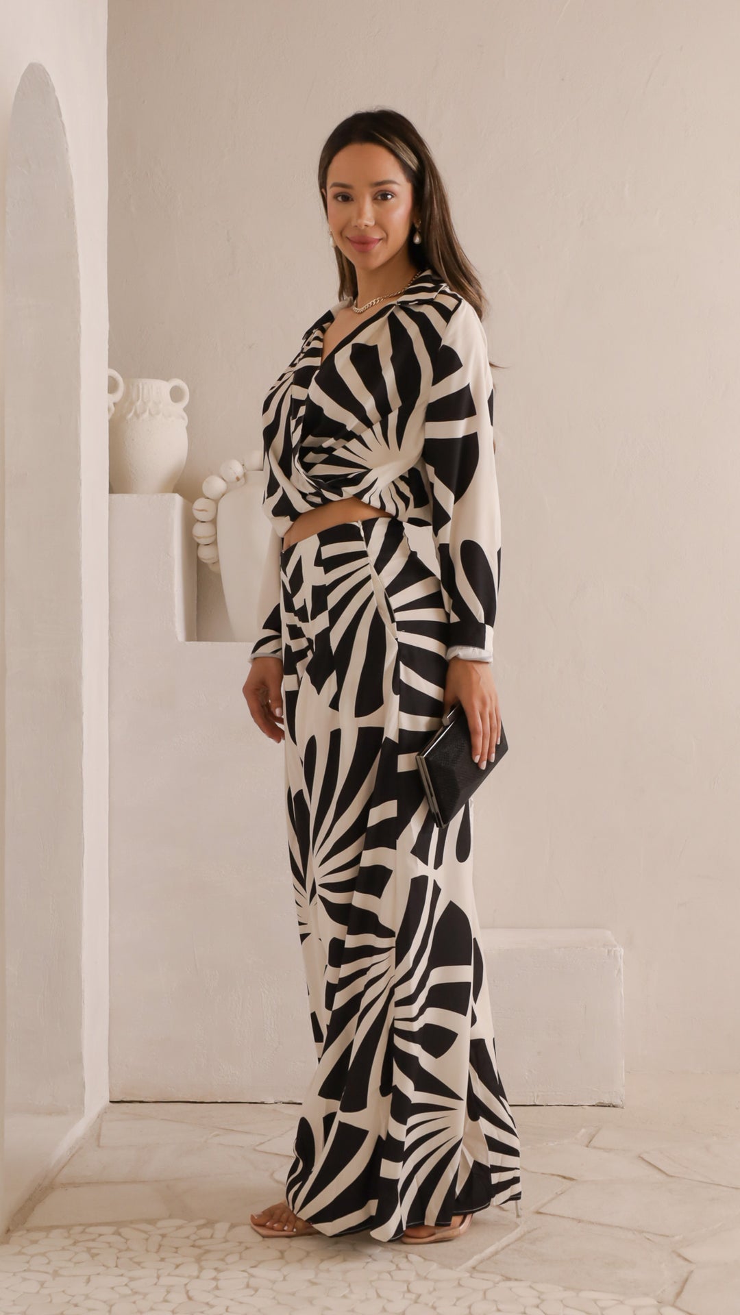 side view image 2 of Frida Set