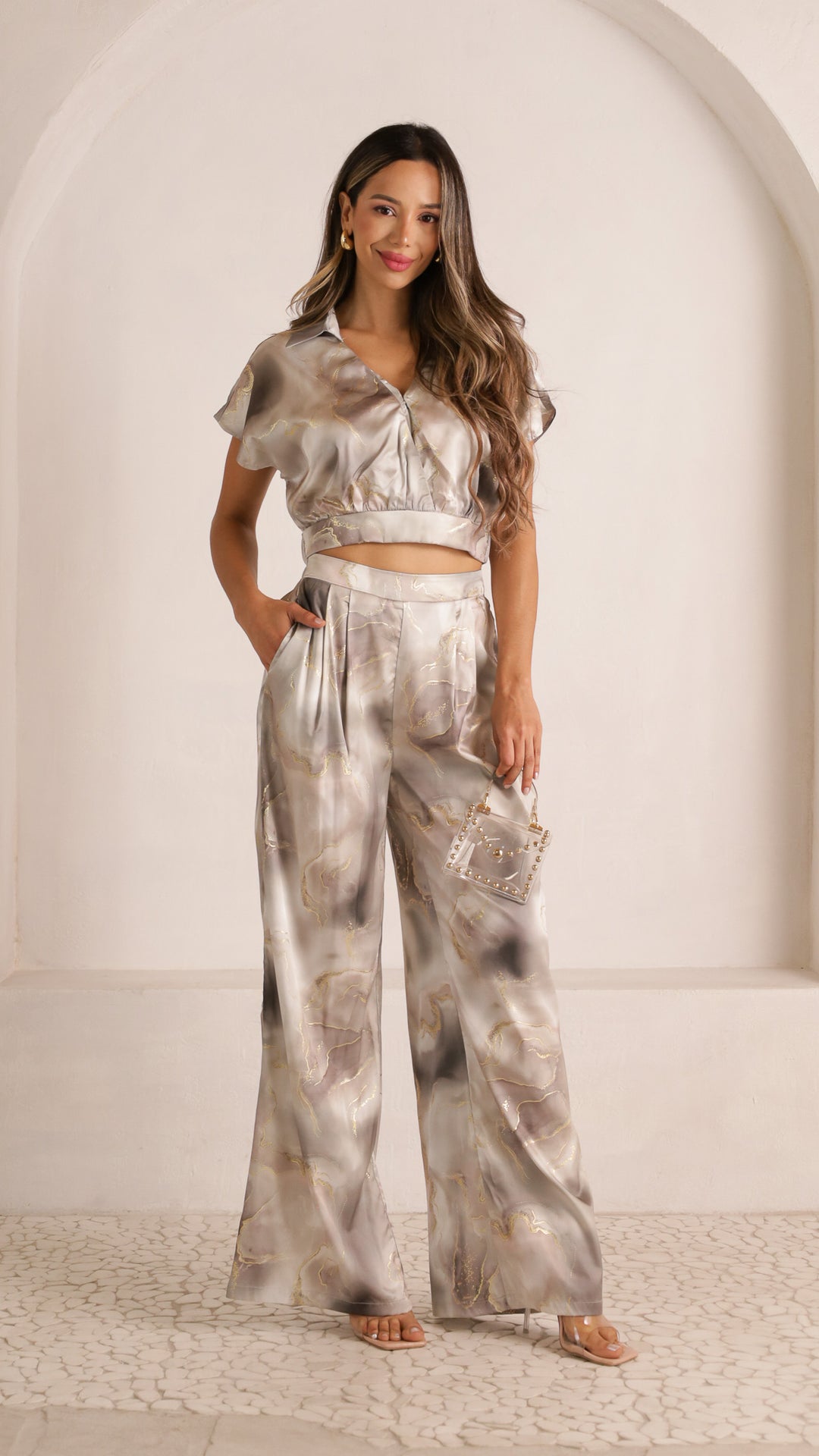 2 image front view_brown of Diom Set