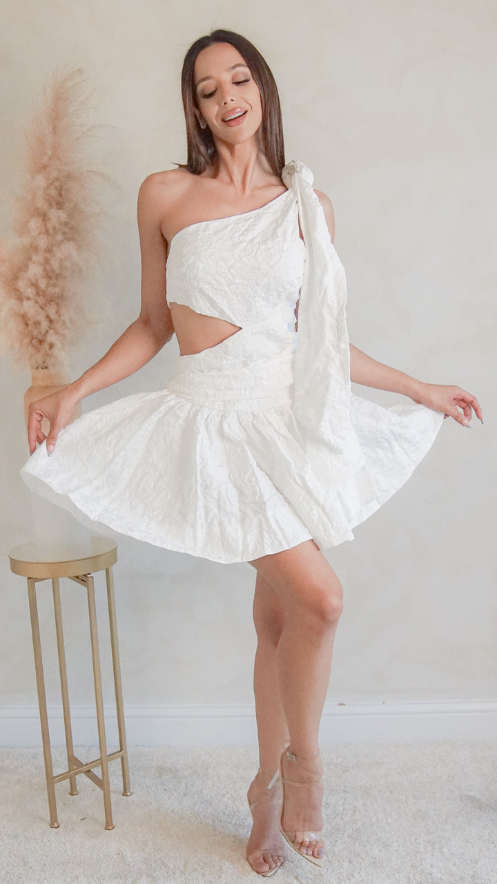 Adalyn Linen One Shoulder Dress - Steps New York