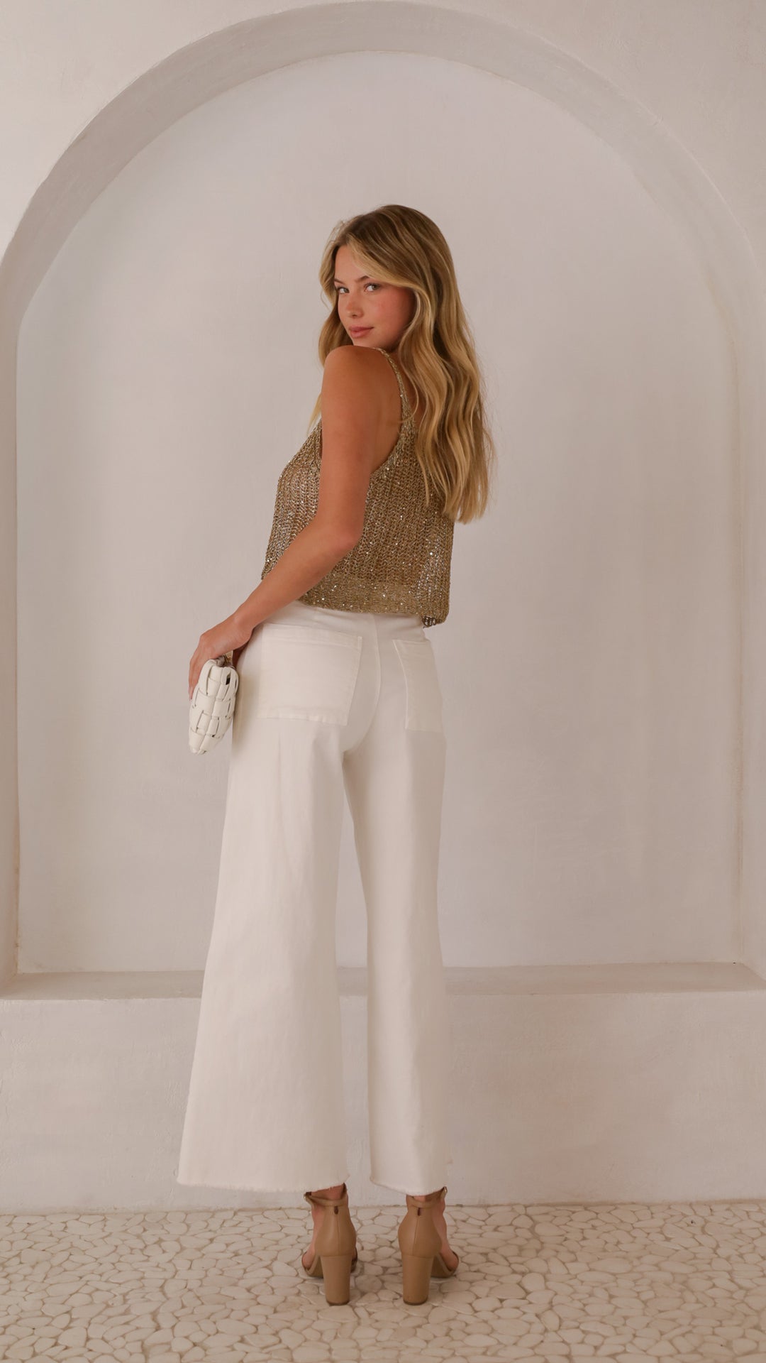 side view image 2 of Heaunes Top