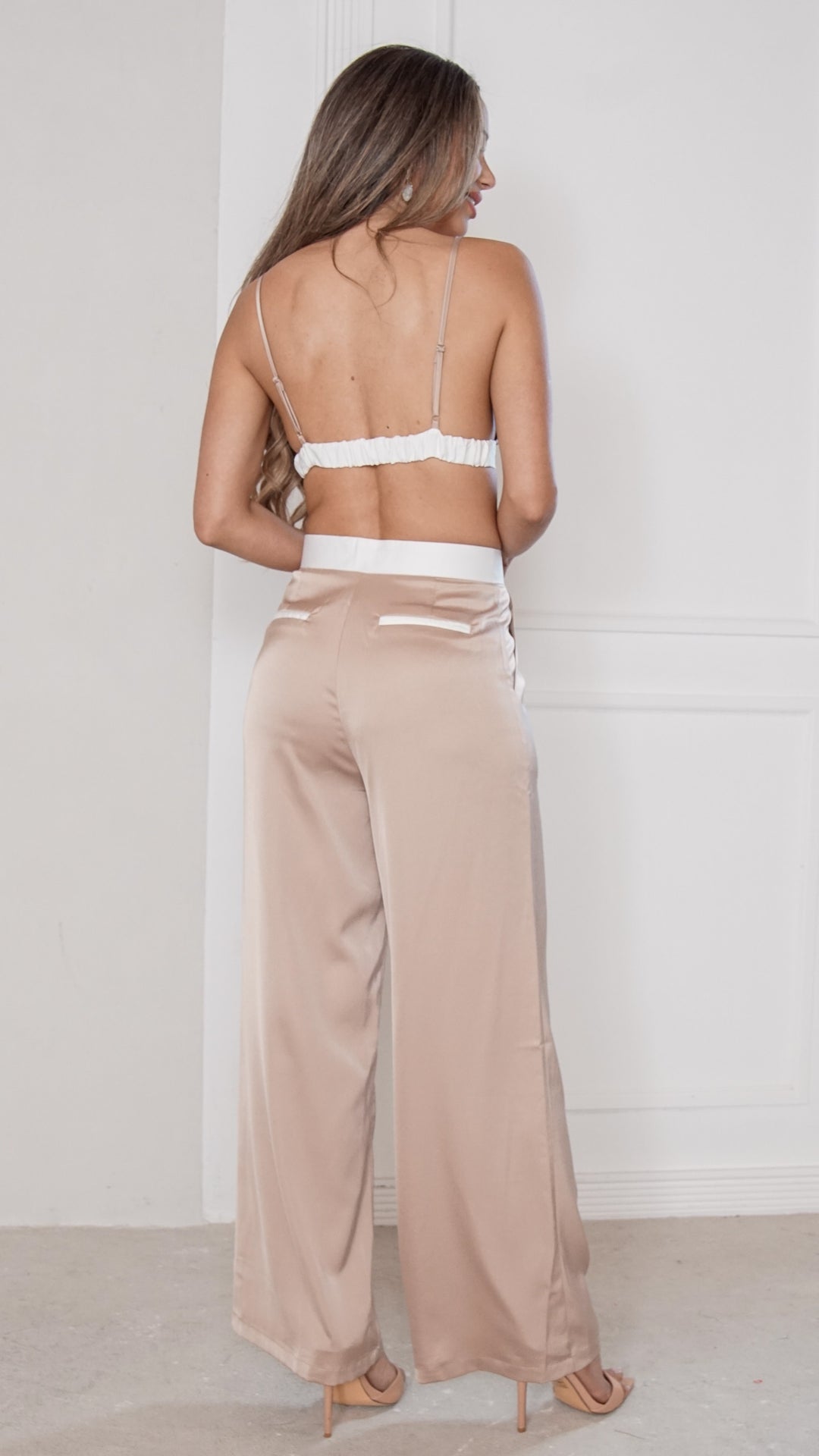 rear view image 1 of Elowen Pants Set