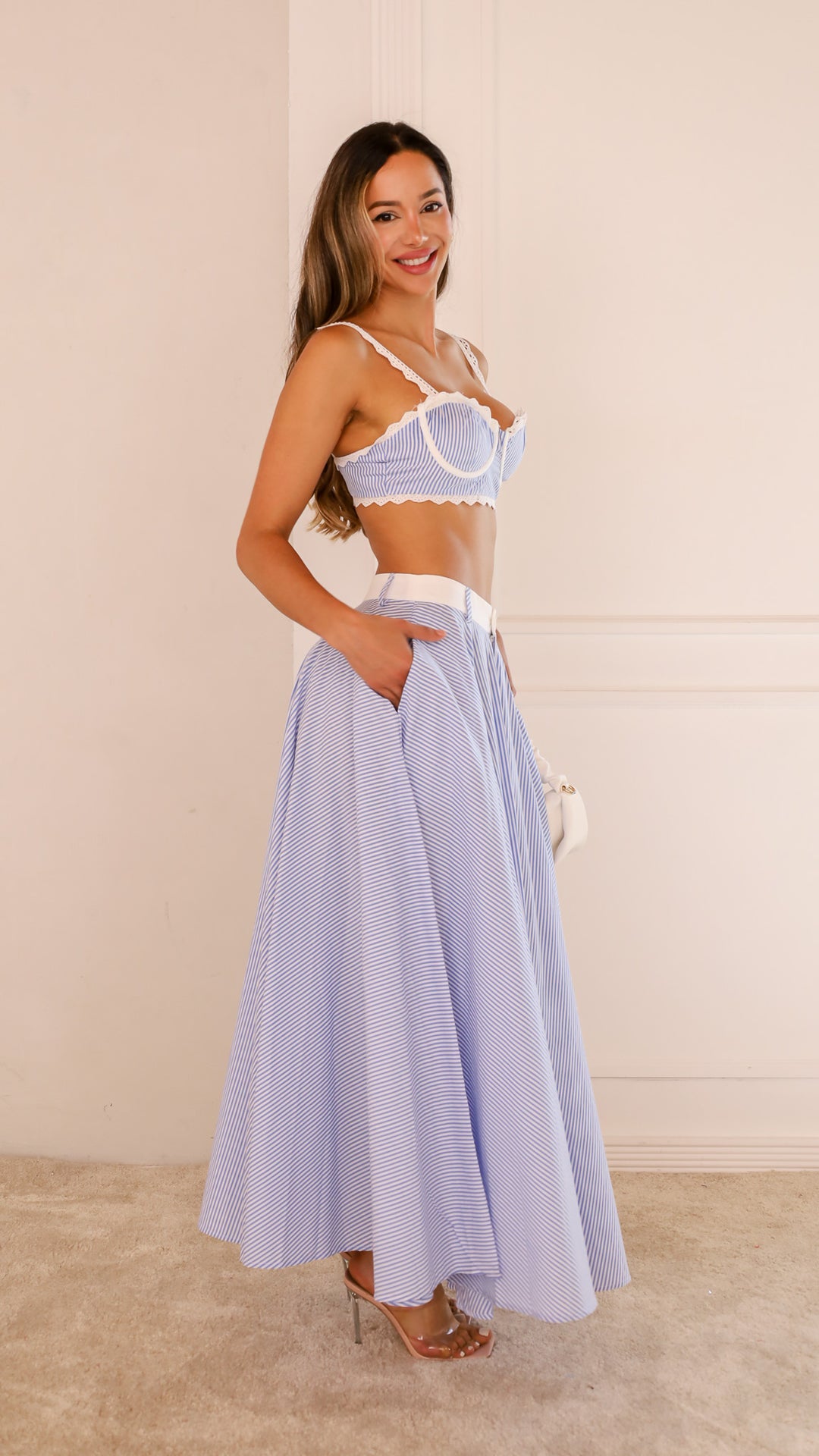 side view image 2 of Lisandra Set