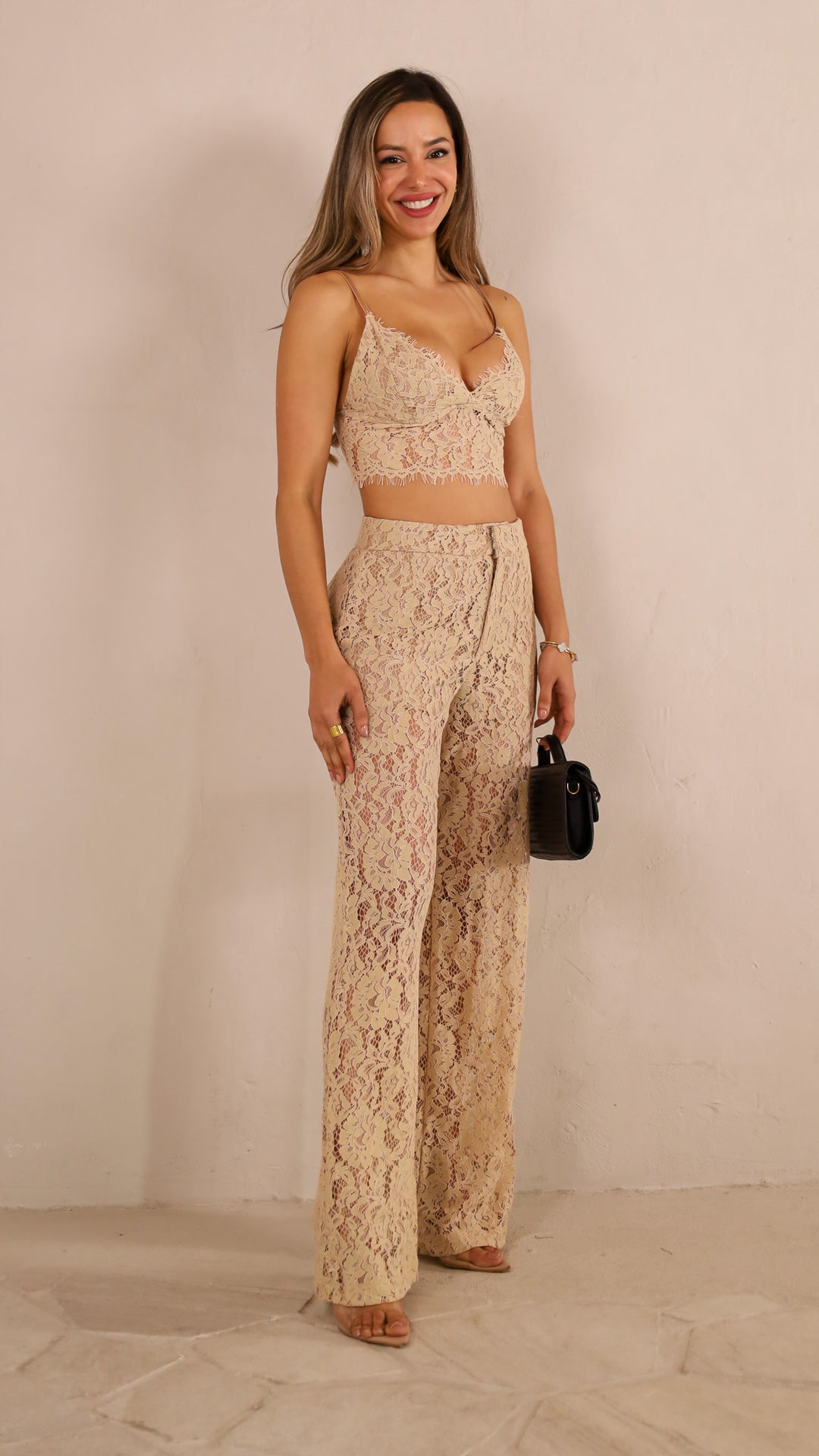 front view image 4 of Collete Set