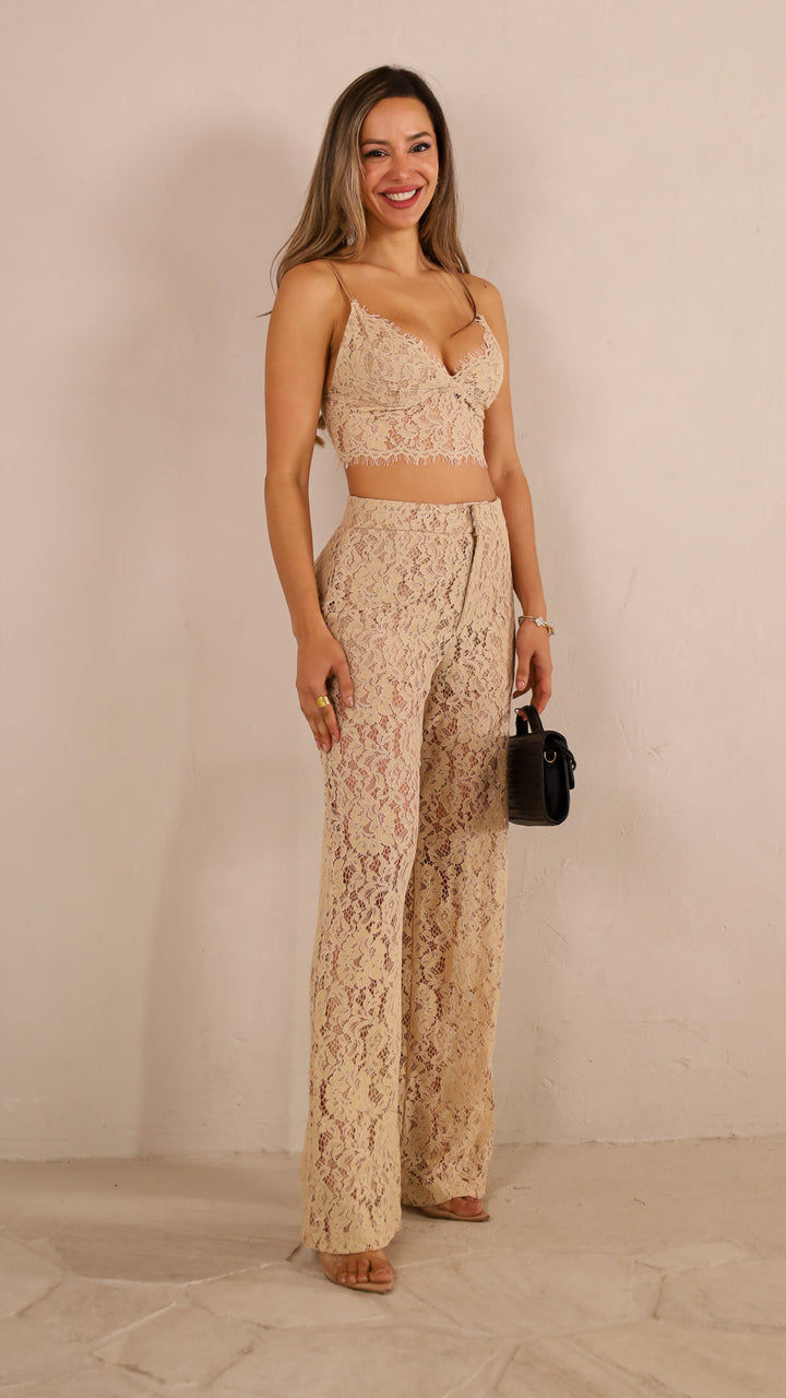 front view image 4 of Collete Set