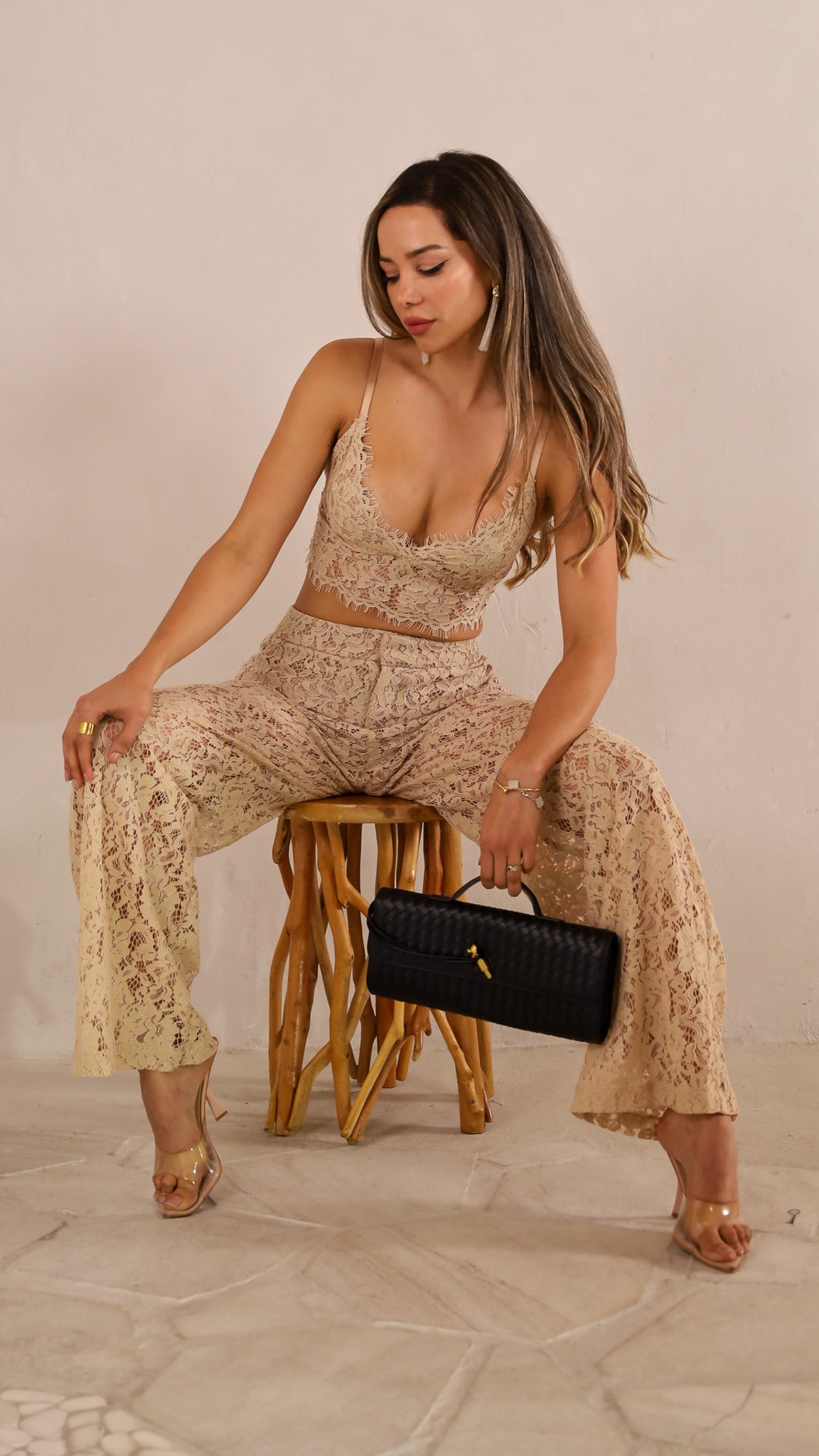 front view image 6 of Collete Set