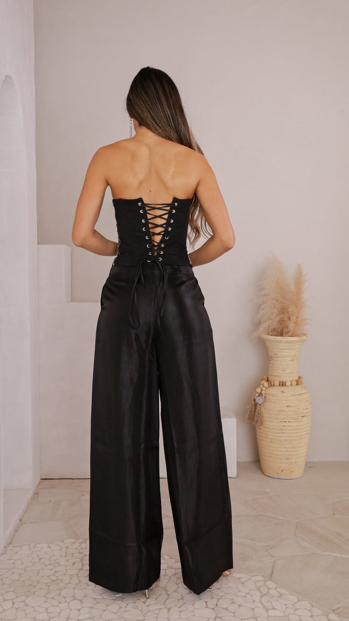 rear view image 1 of Eve Top