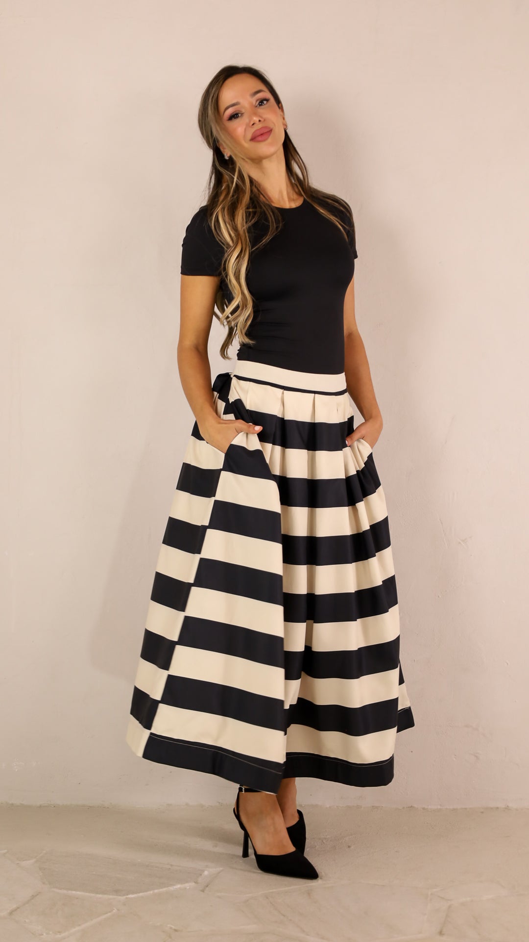 side view image 1 of Jalene Top