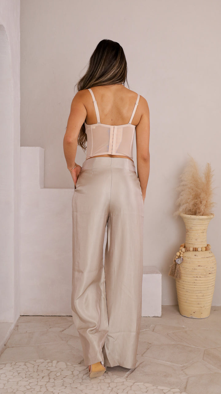 rear view image 1 of Reta Top