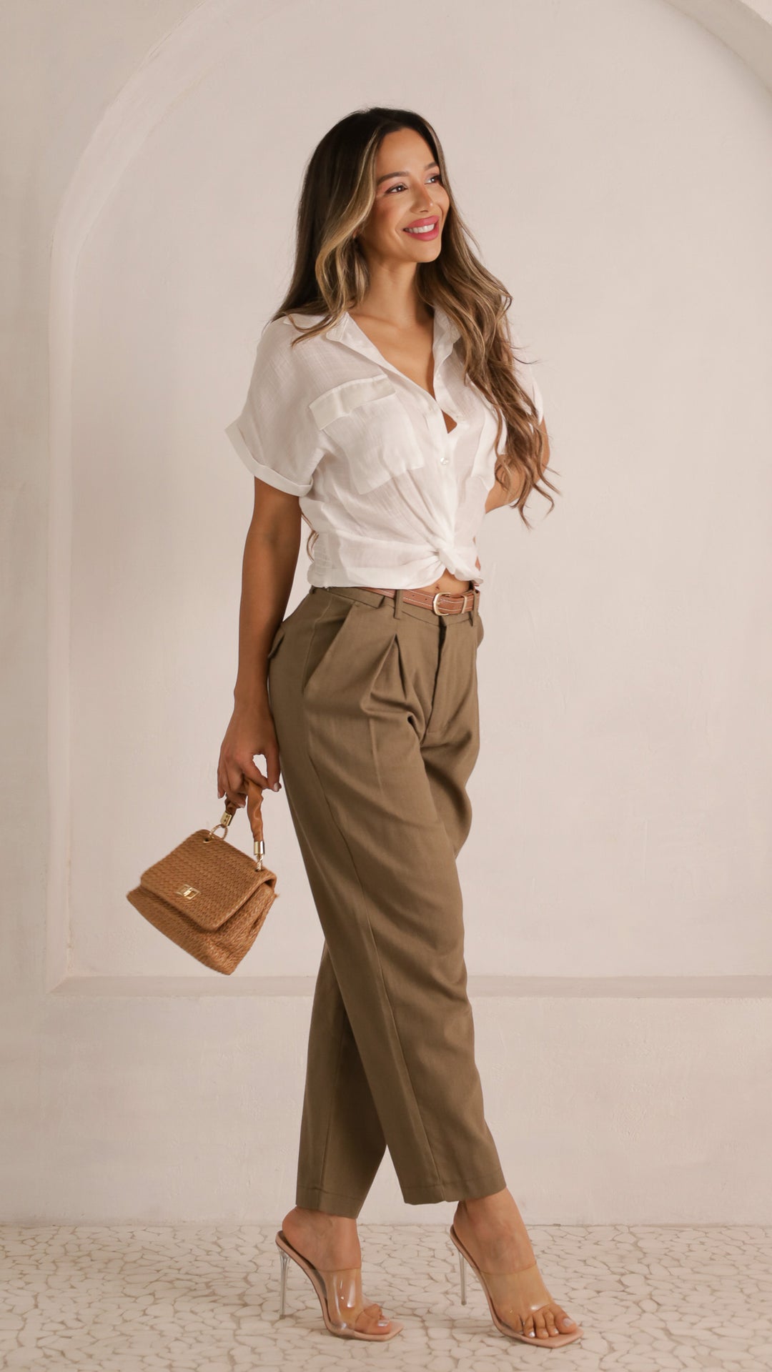 2 image side view_olive of Caside Pants