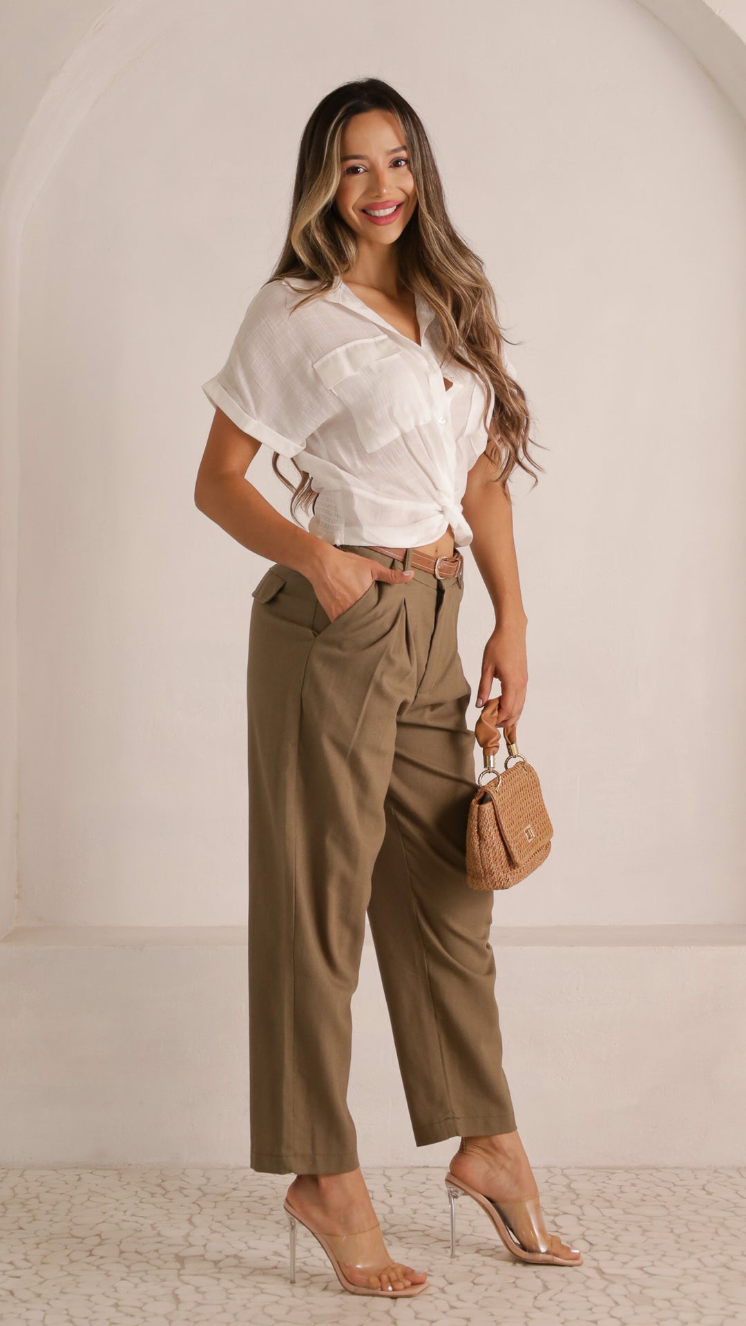 2 image side view_olive of Caside Pants