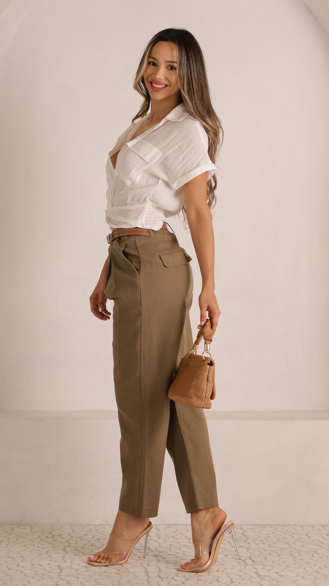2 image side view_olive of Caside Pants