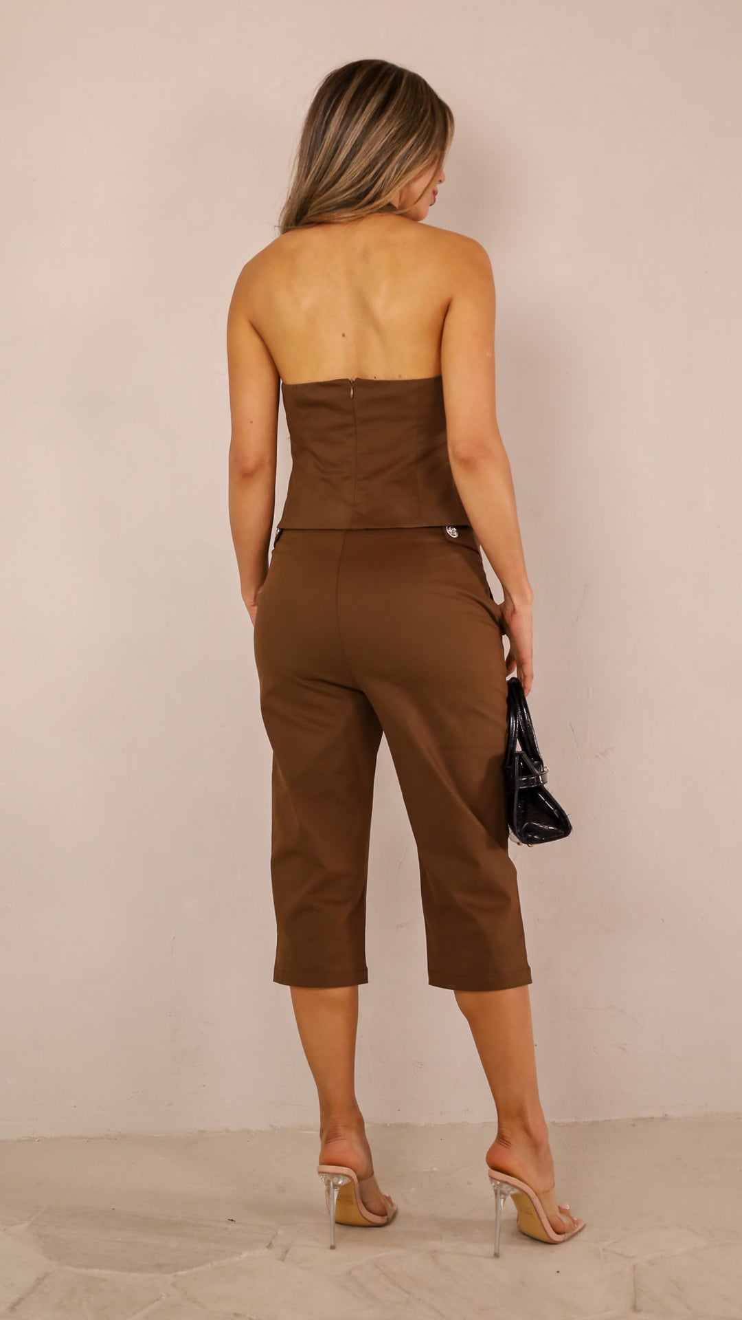 rear view image 1 of Claud Set