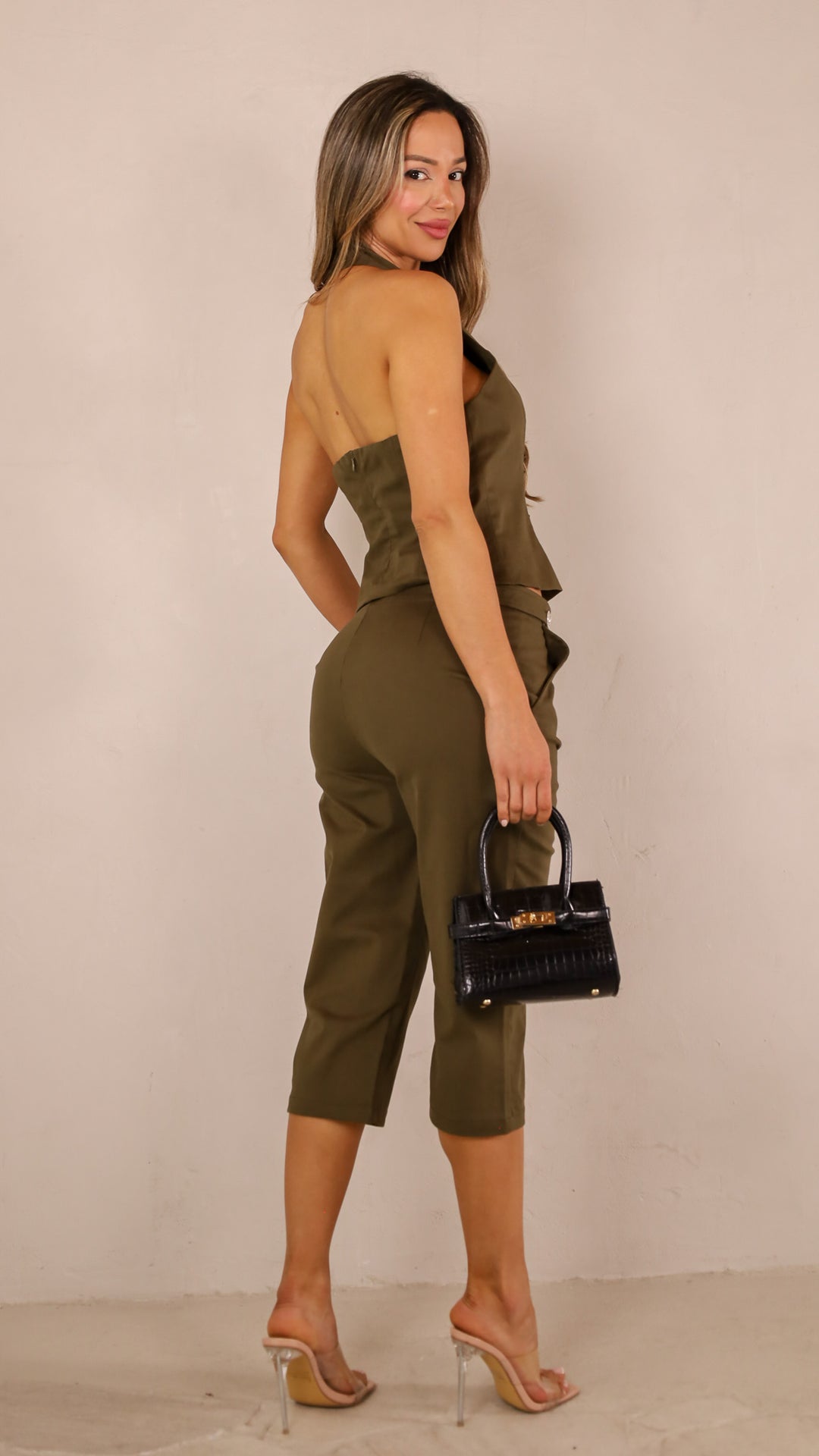 rear view image 1 of Claud Set