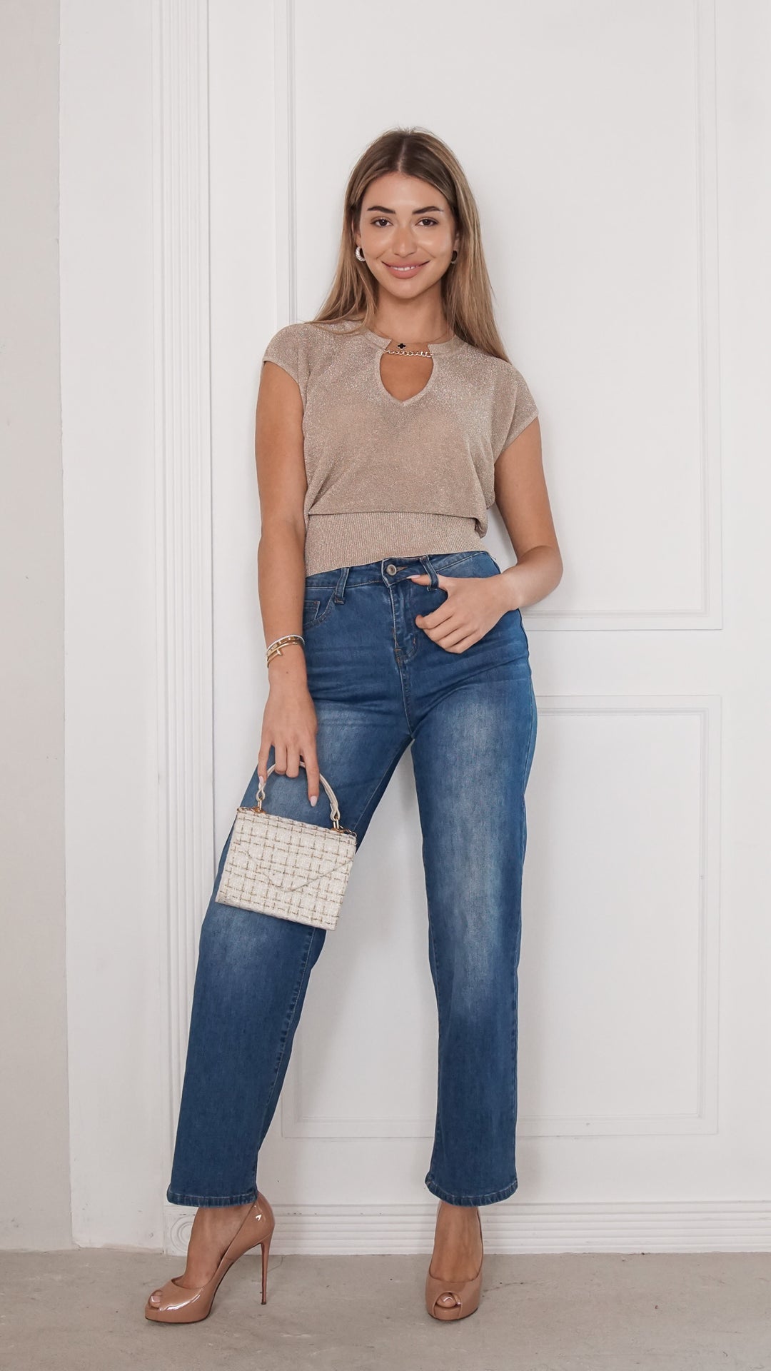 front view image 2 of Elaria Top