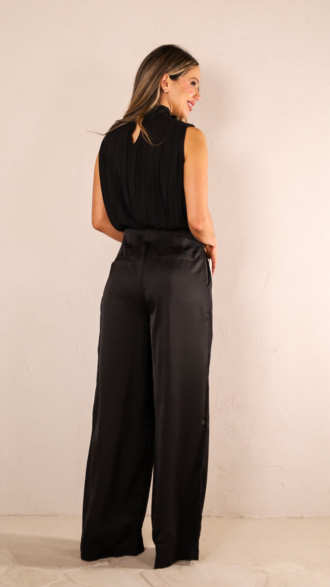 rear view image 1 of Nilian Pants