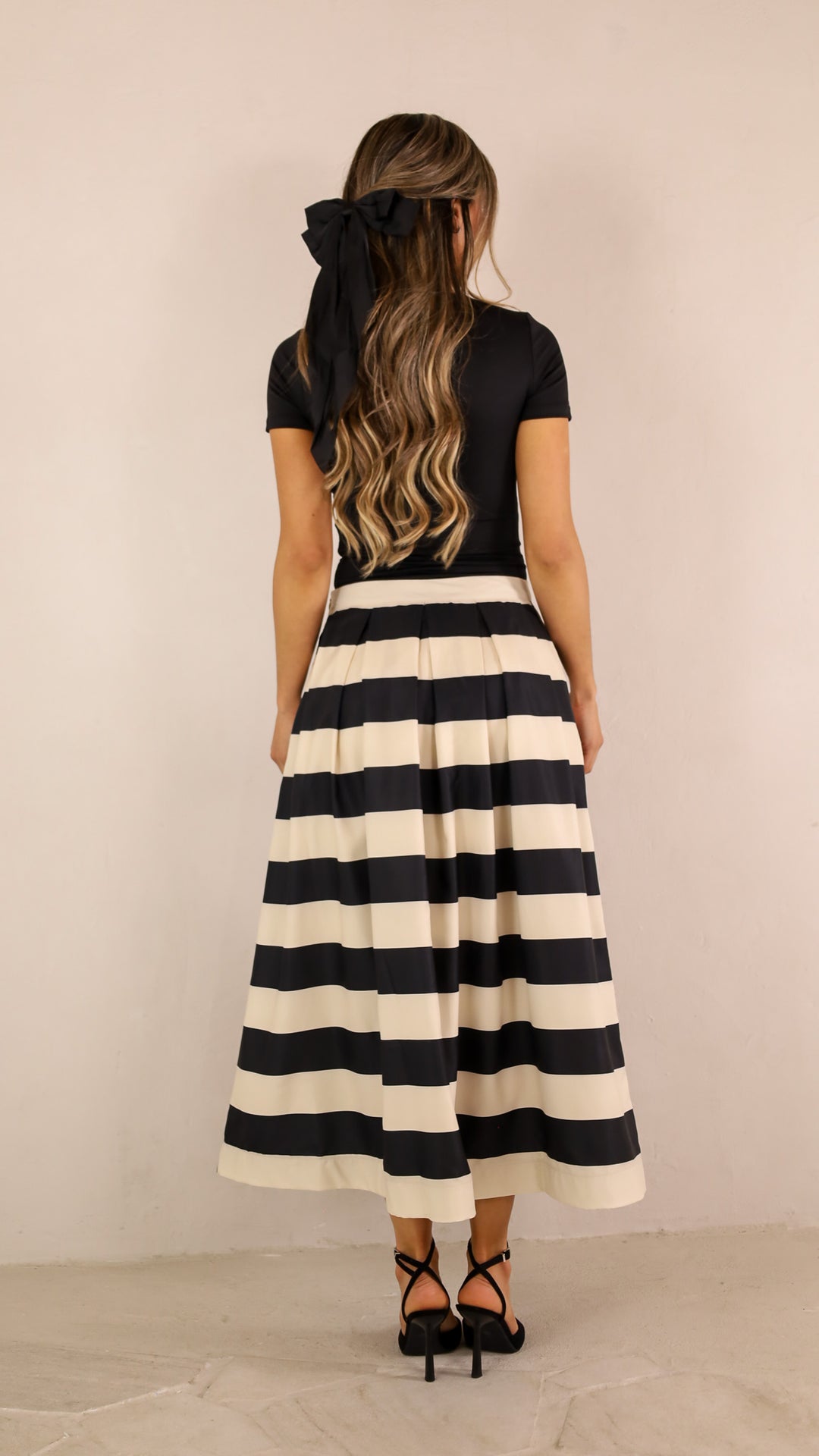rear view image 1 of Camina Skirt