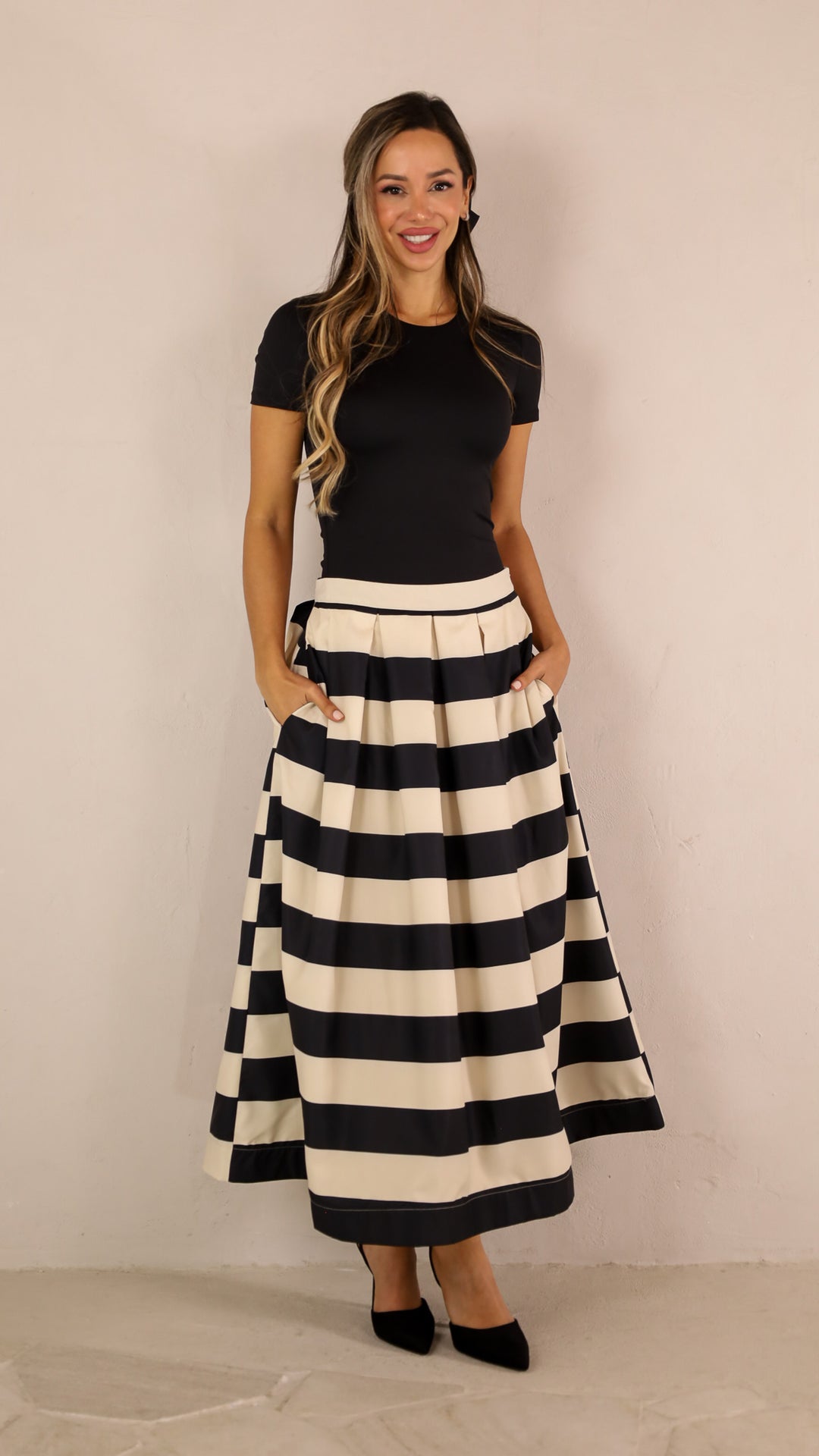 front view image 2 of Camina Skirt