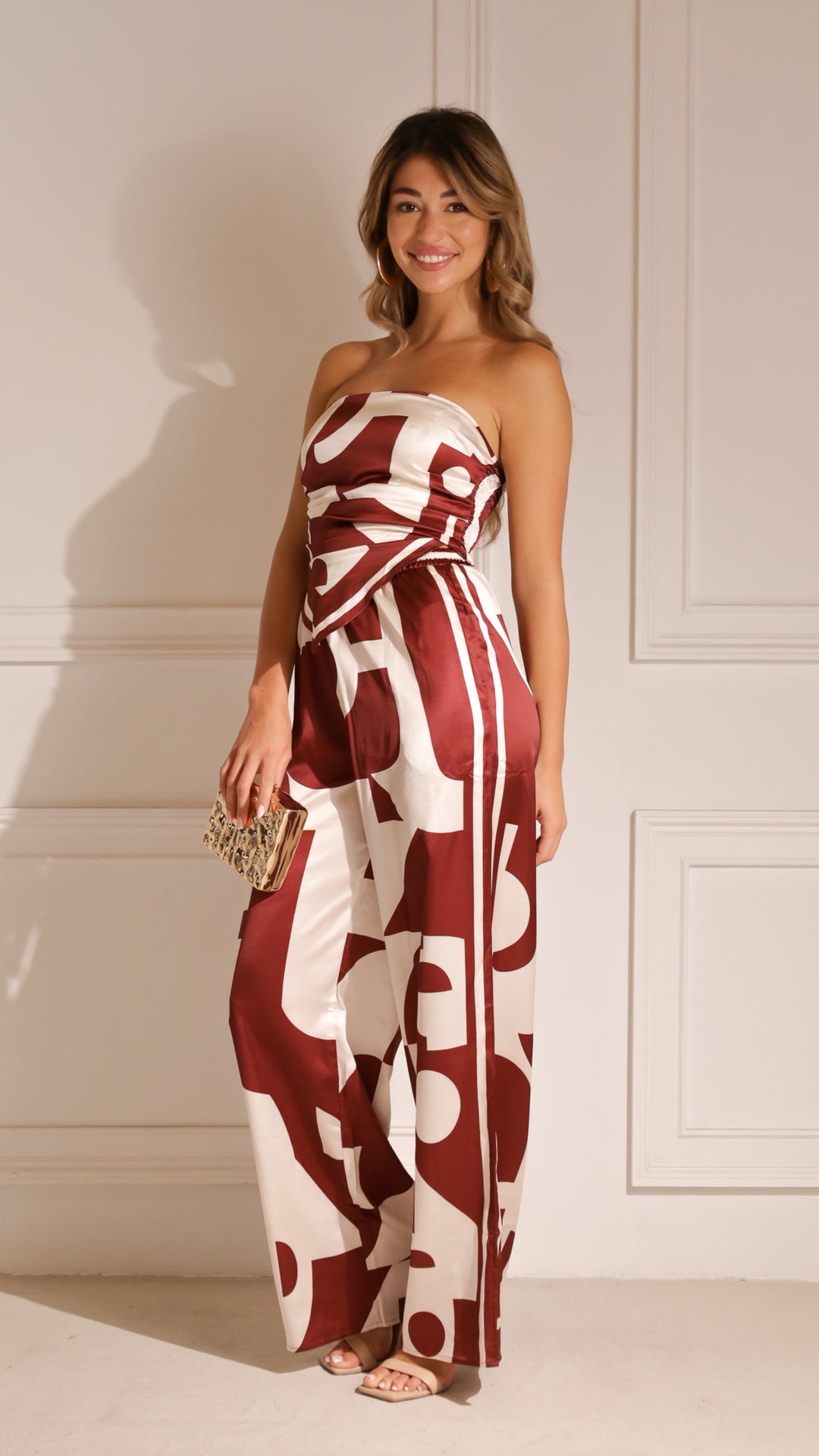 side view image 2 of Ami Set