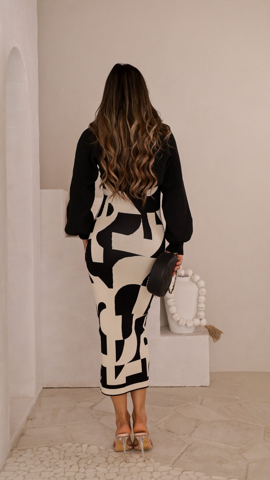 rear view image 2 of Amaris Set