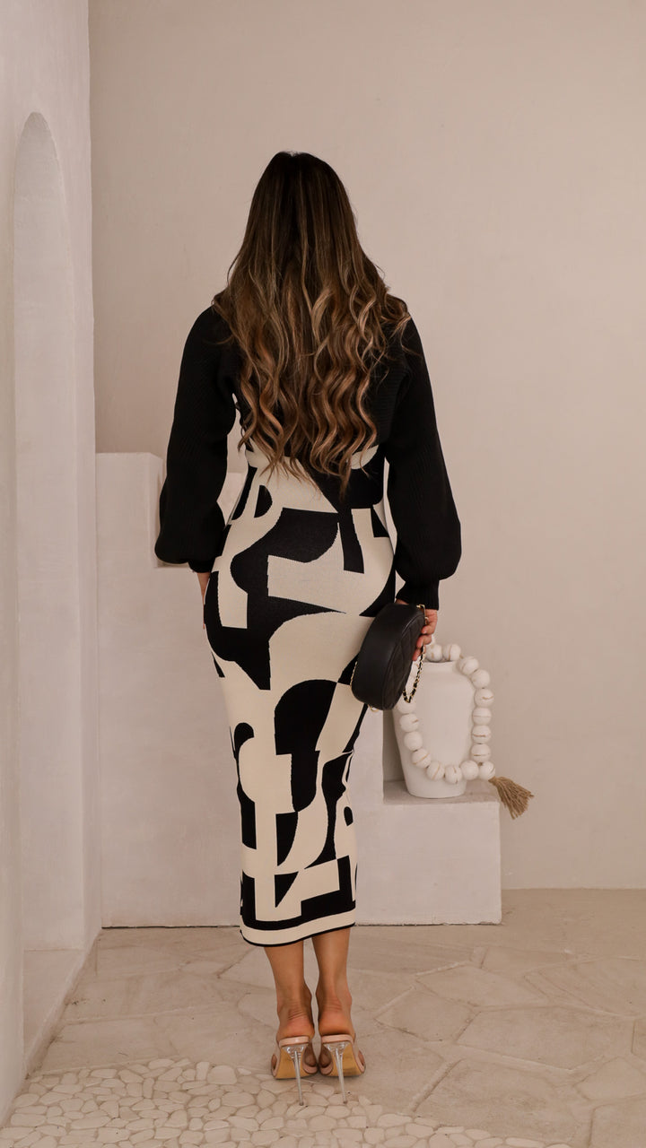 rear view image 2 of Amaris Set