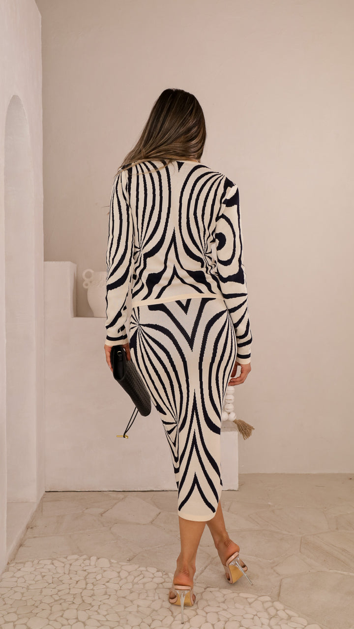 rear view image 1 of Zafira Top