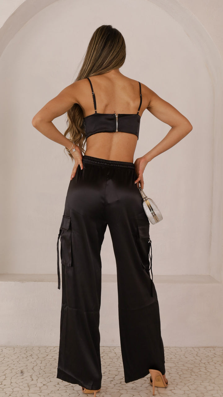 rear view image 1 of Garah Set