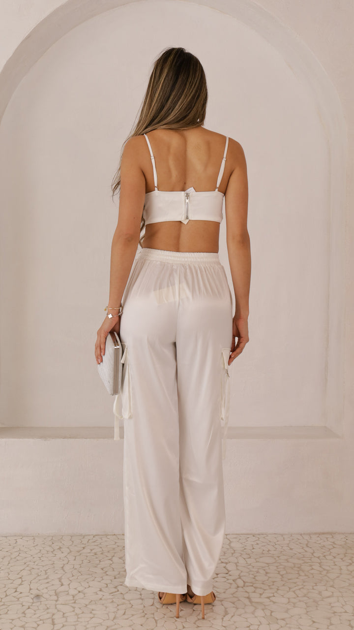 rear view image 2 of Garah Set