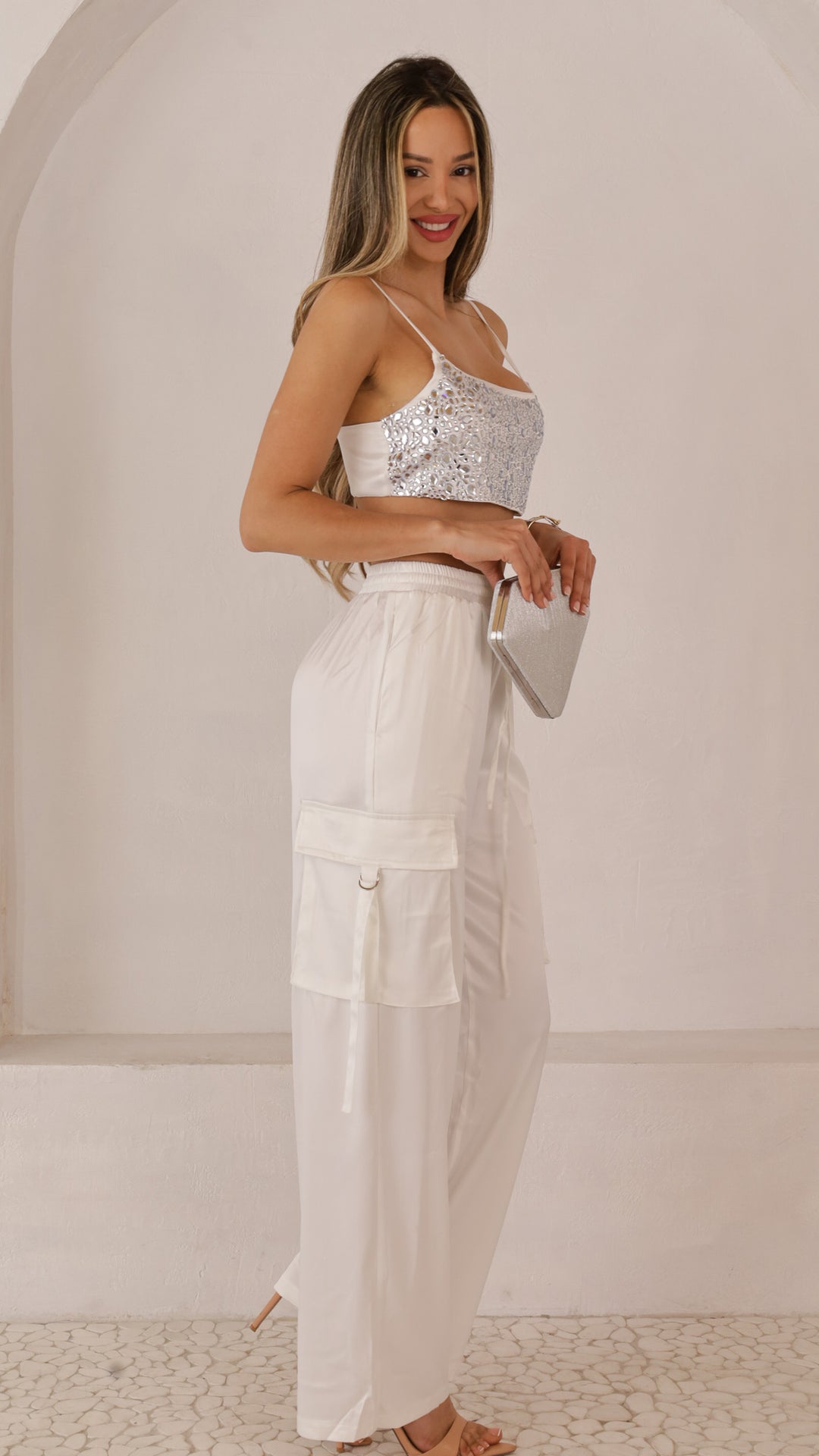 side view image 4 of Garah Set