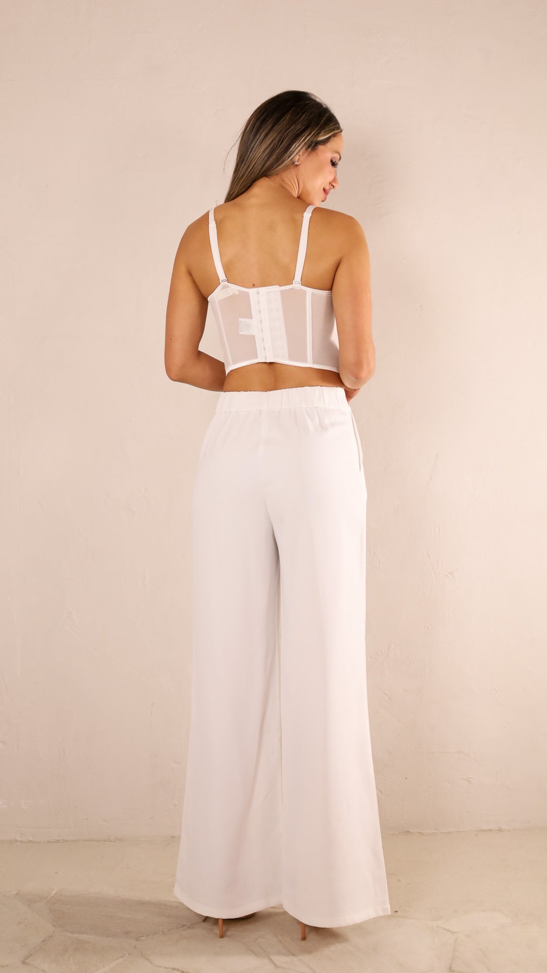 rear view image 1 of Manea Top