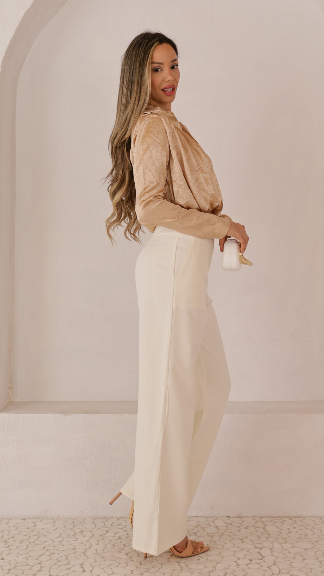 side view image 3 of Lody Top