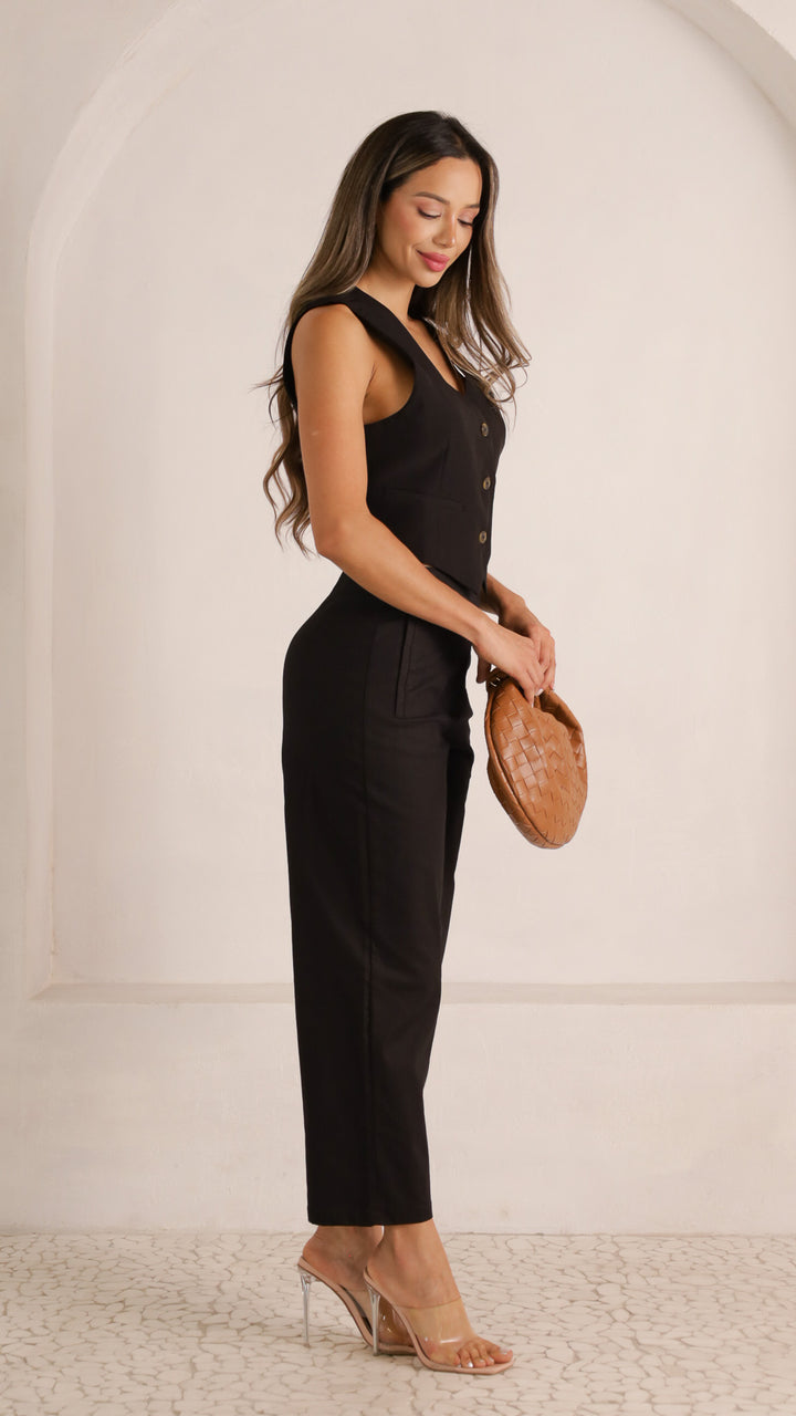 2 image side view_black of Creslie Pants