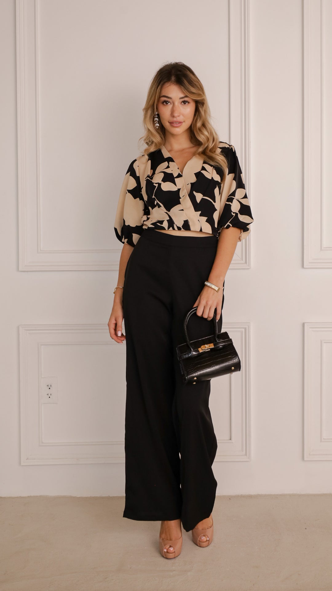 front view image 2 of Madi Set