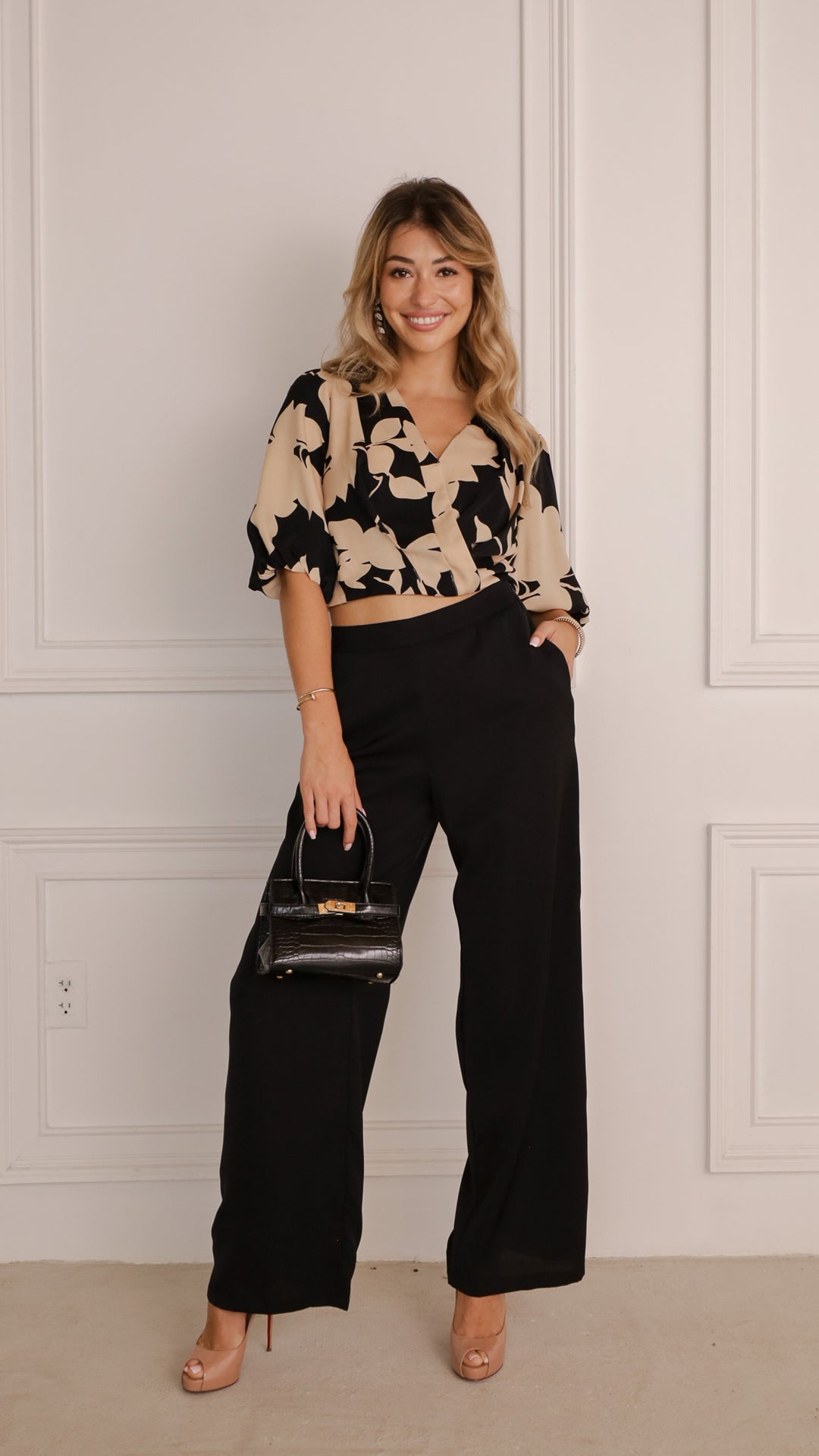 front view image 4 of Madi Set