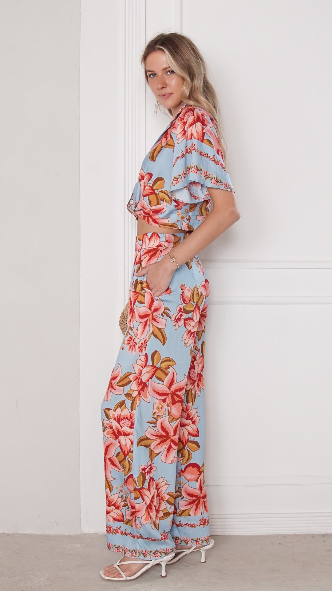 side view image 1 of Lunet Set