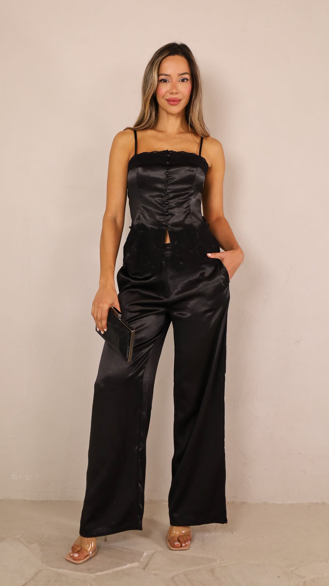 front view image 2 of Karlina Set