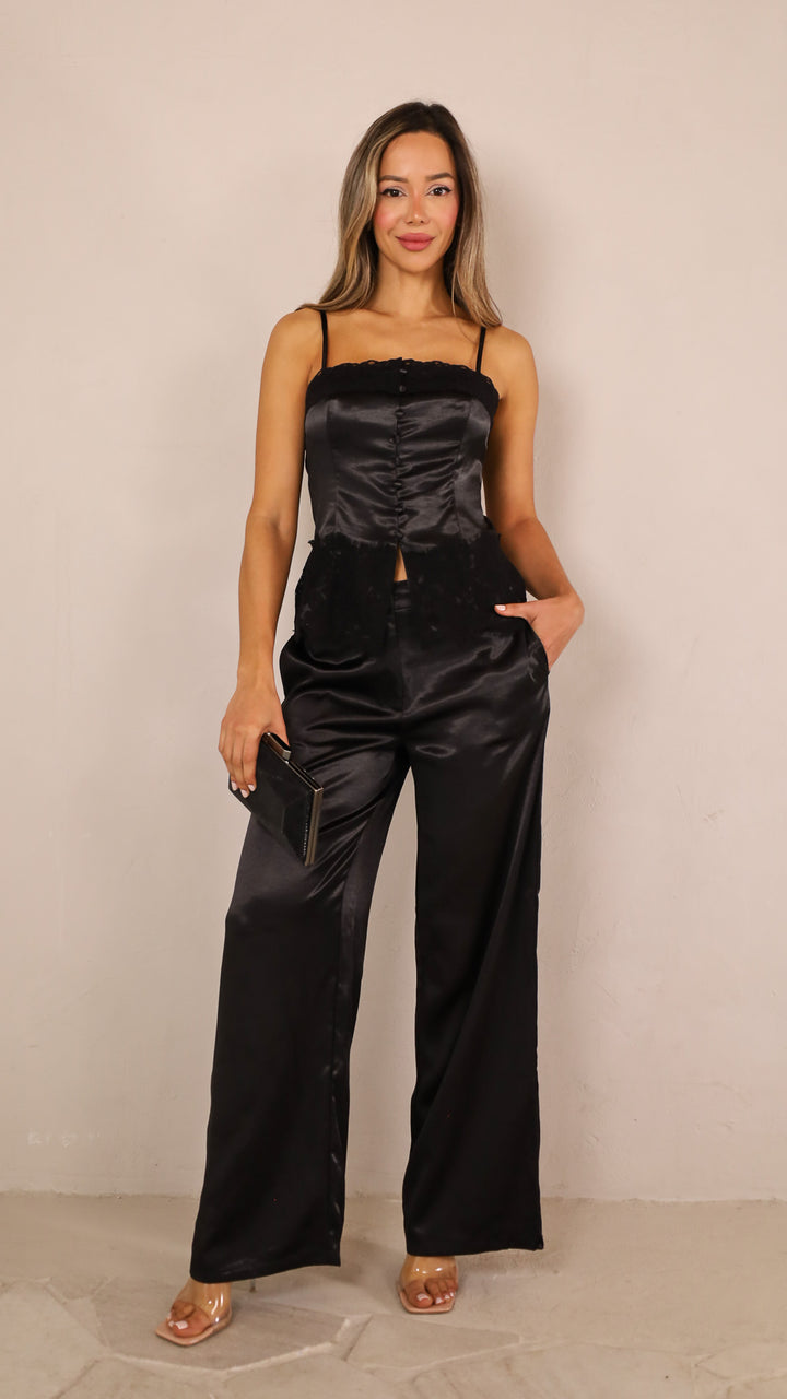 front view image 2 of Karlina Set