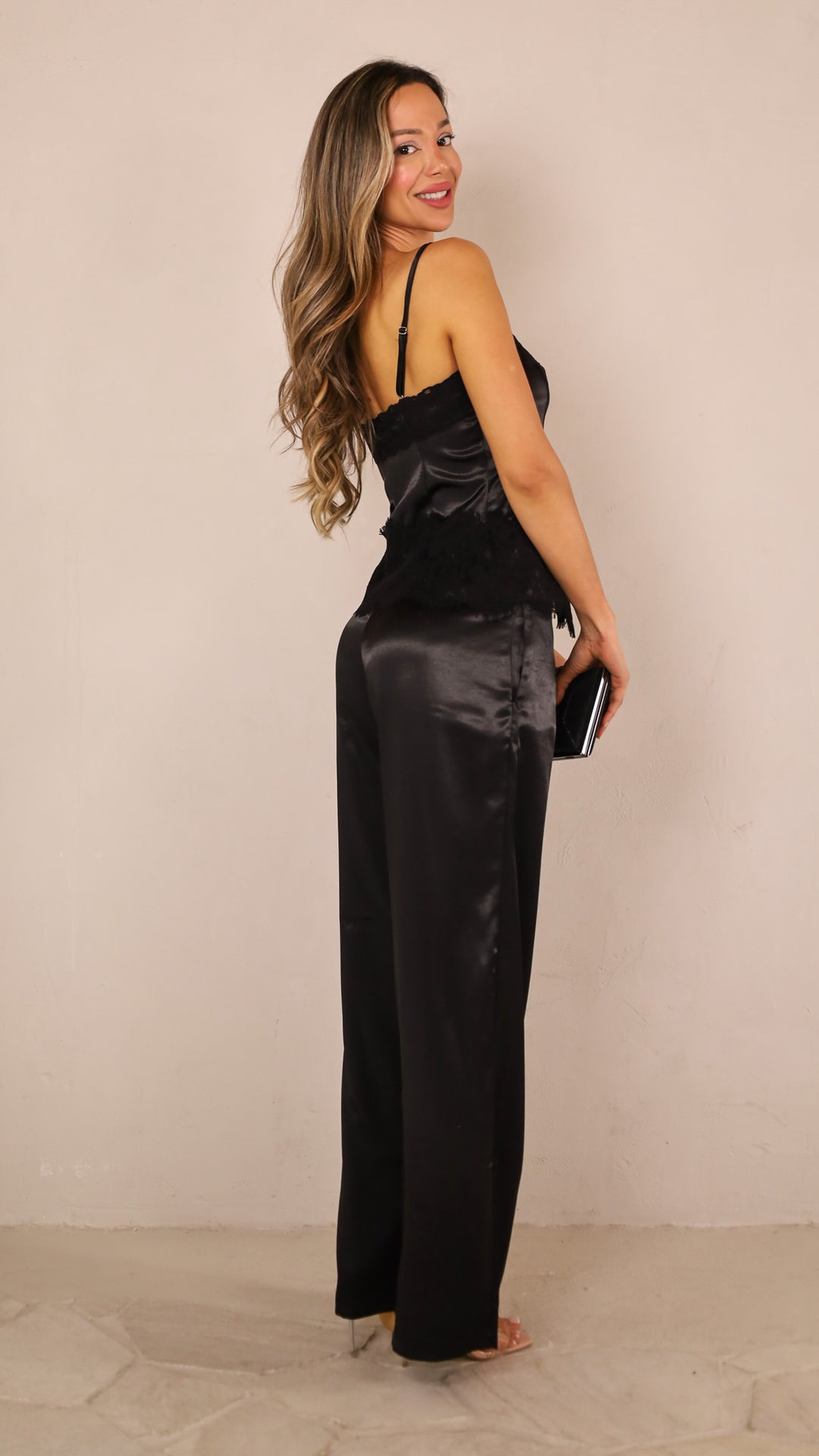 side view image 2 of Karlina Set