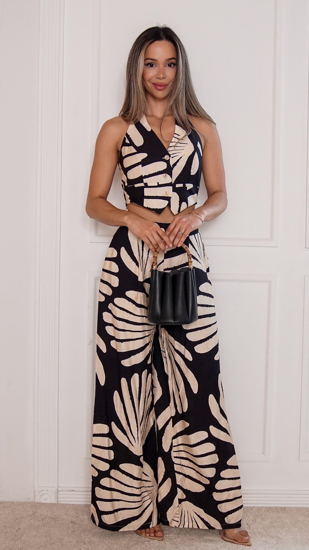 front view image 4 of Kaivana Set
