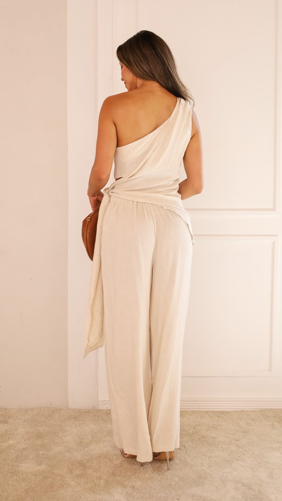 rear view image 1 of Sherri Set