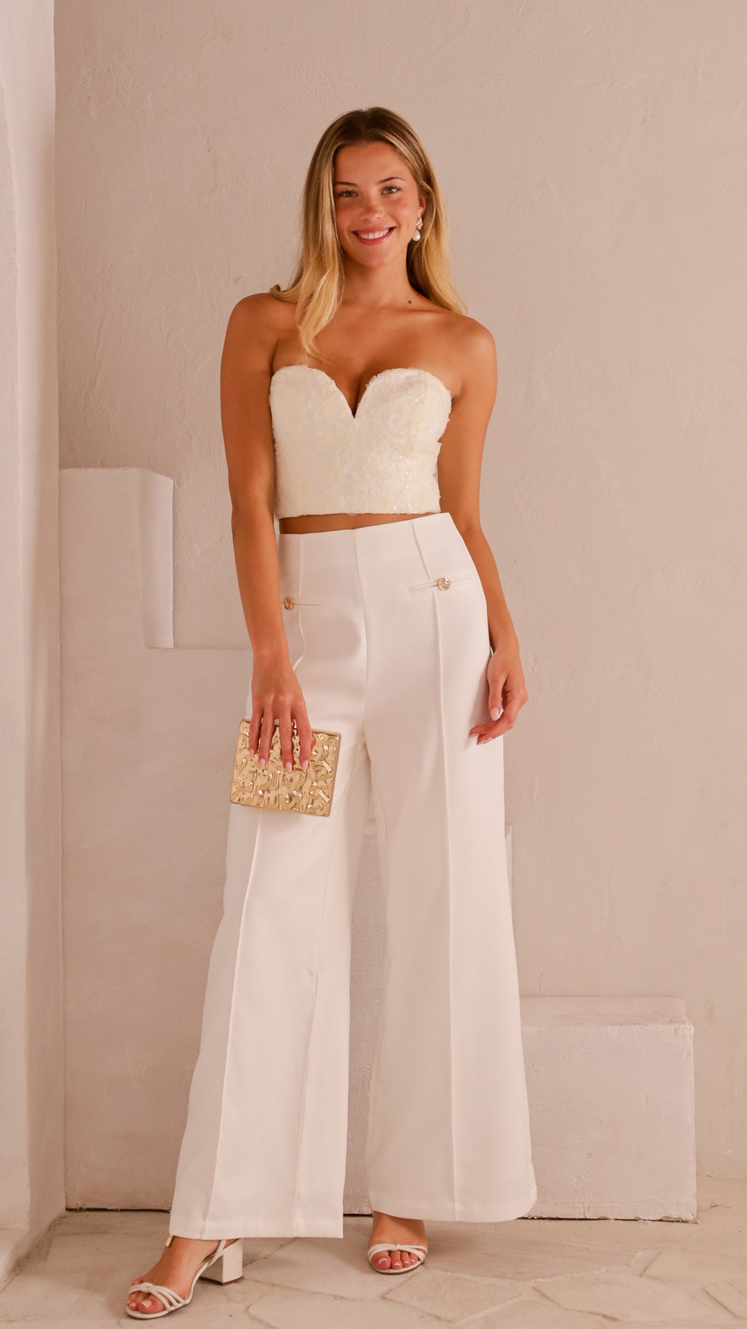 front view image 3 of Roux Top