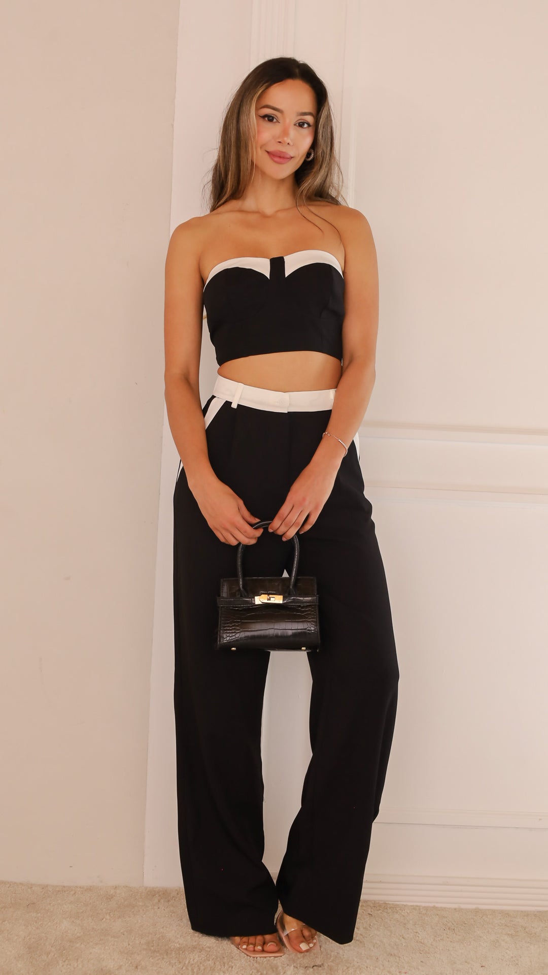 front view image 3 of Aliana Set