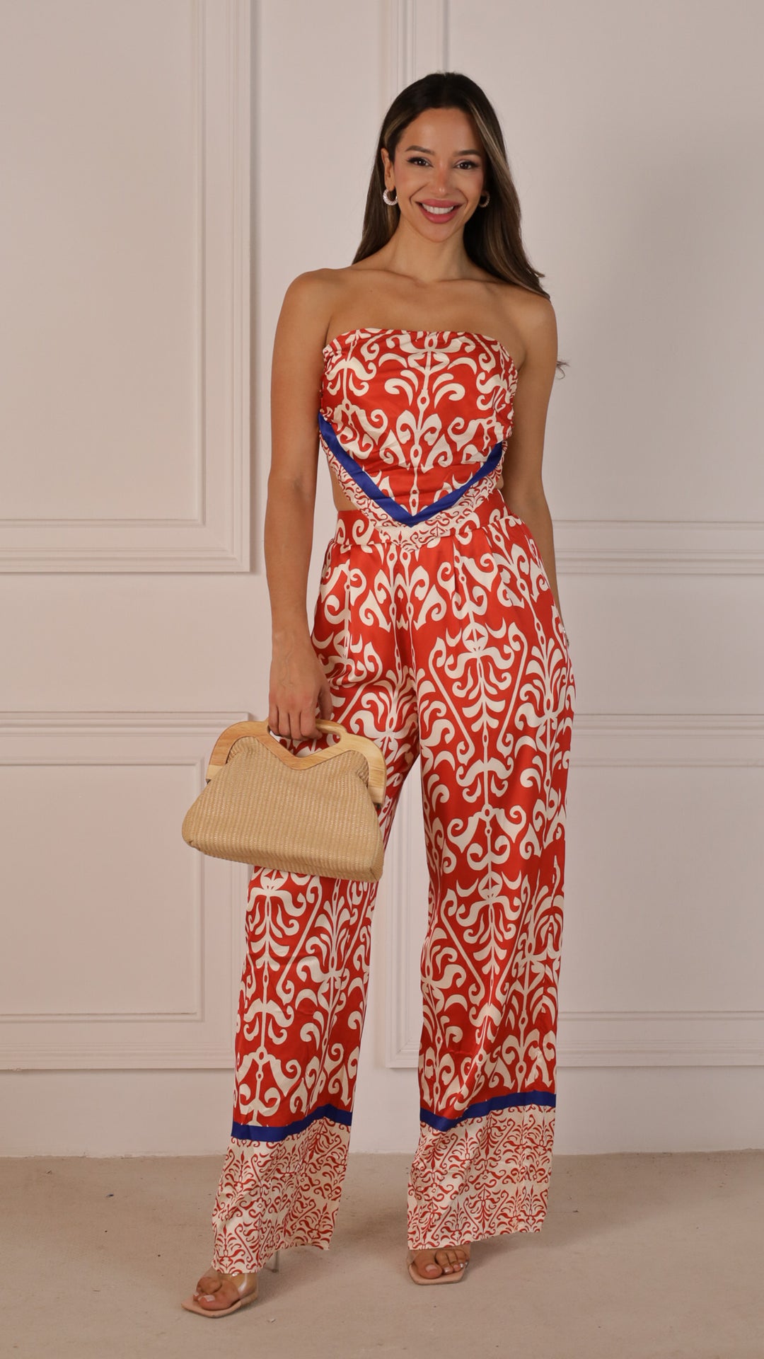 front view image 1 of Vionna Set