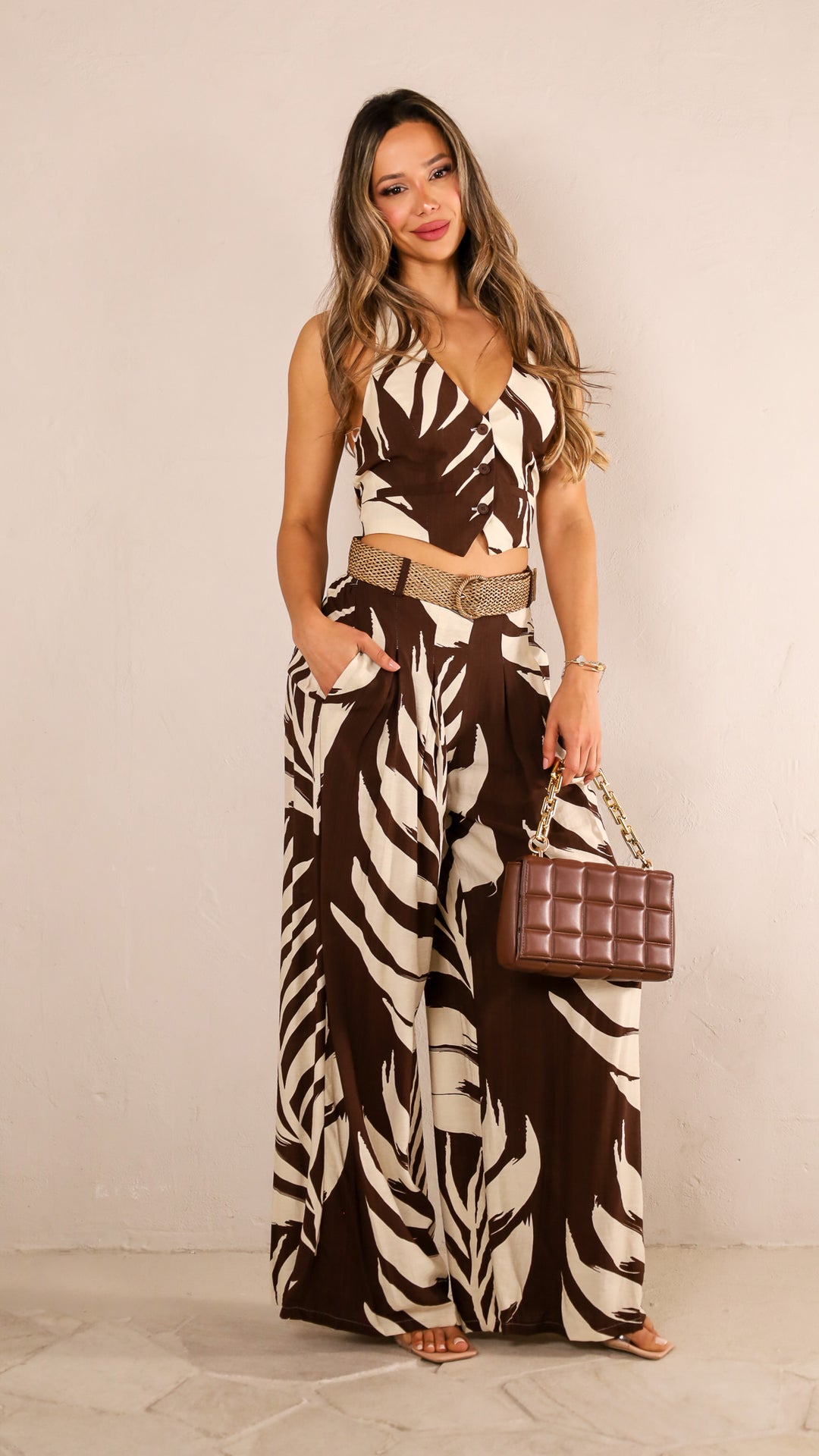 front view image 4 of Miel Set
